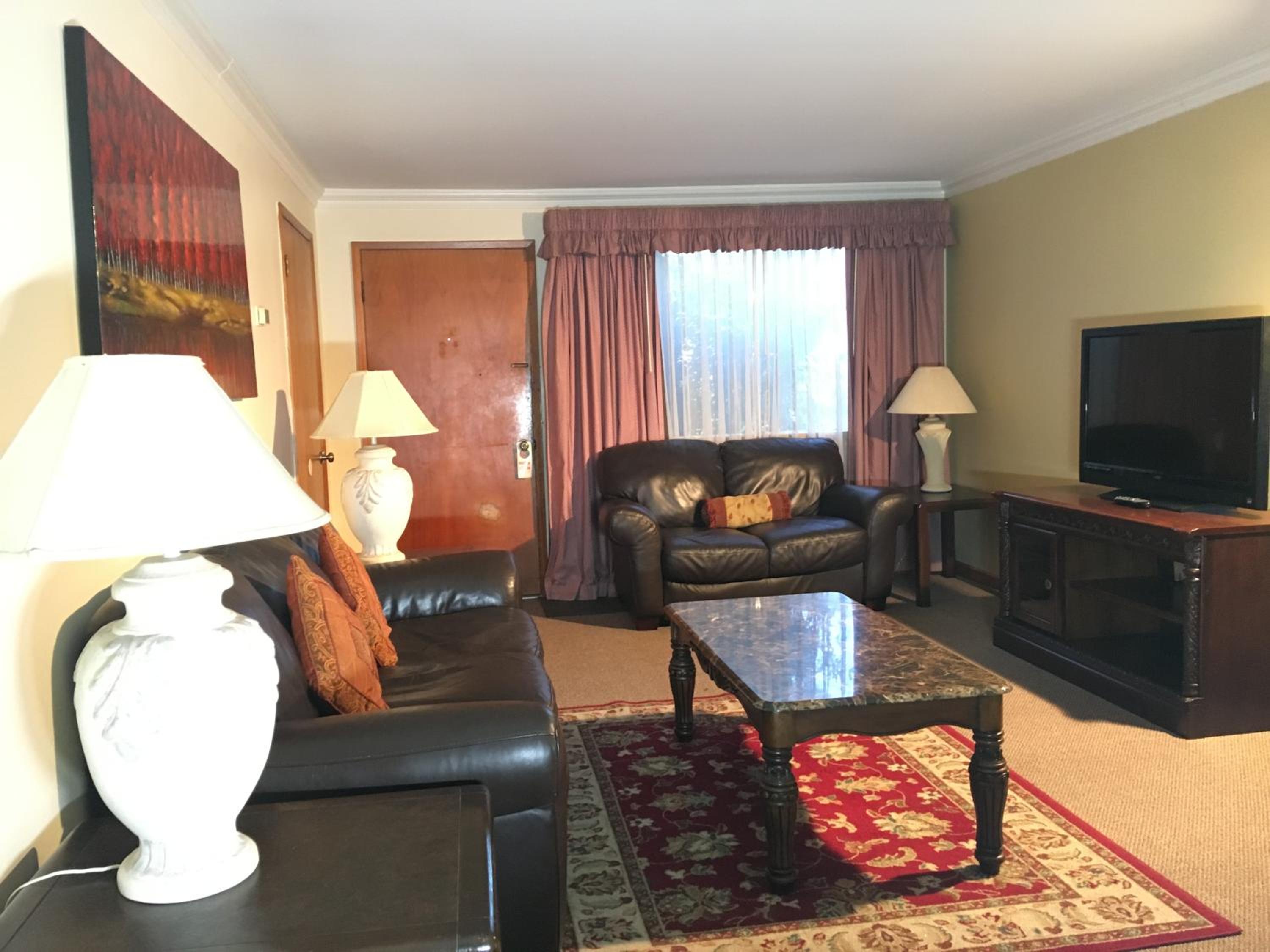 Two-Bedroom Suite photo 3