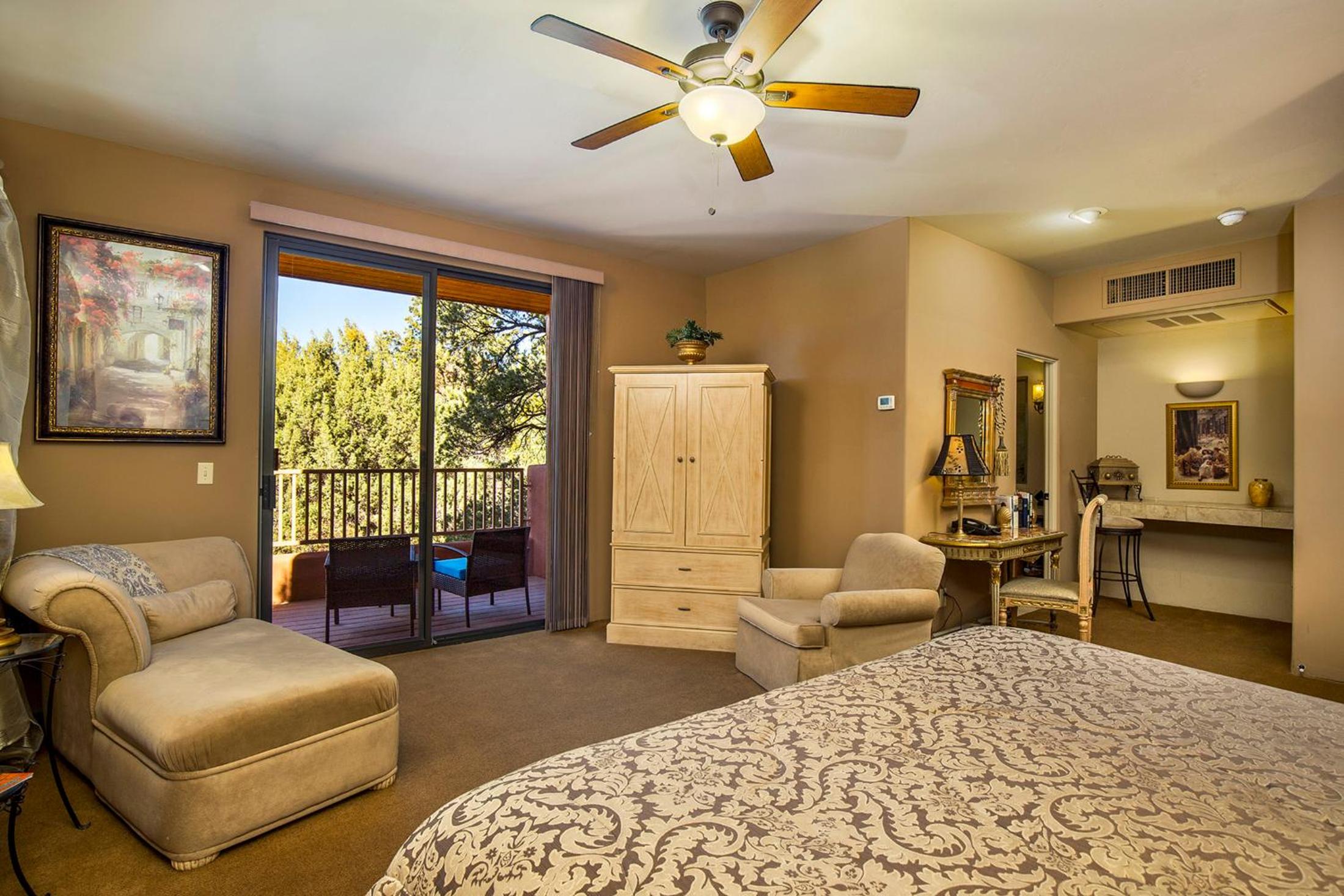 Athena Standard King Room photo 3