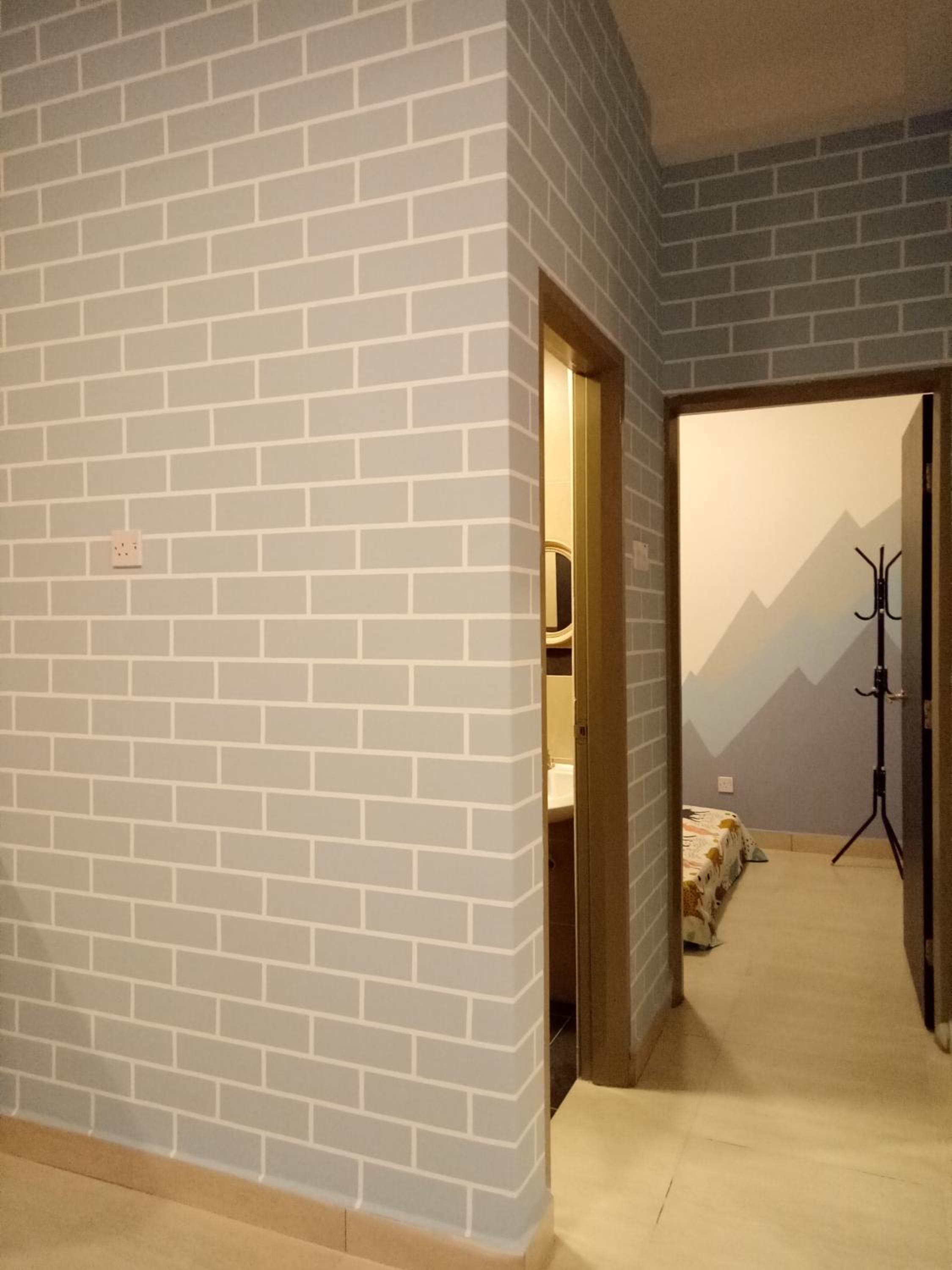Three-Bedroom Apartment - Photo 6