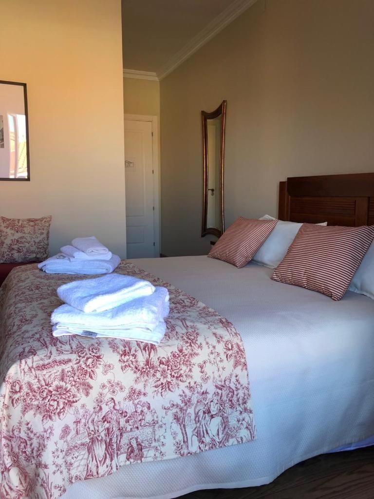 Double Room with Balcony - Photo 4