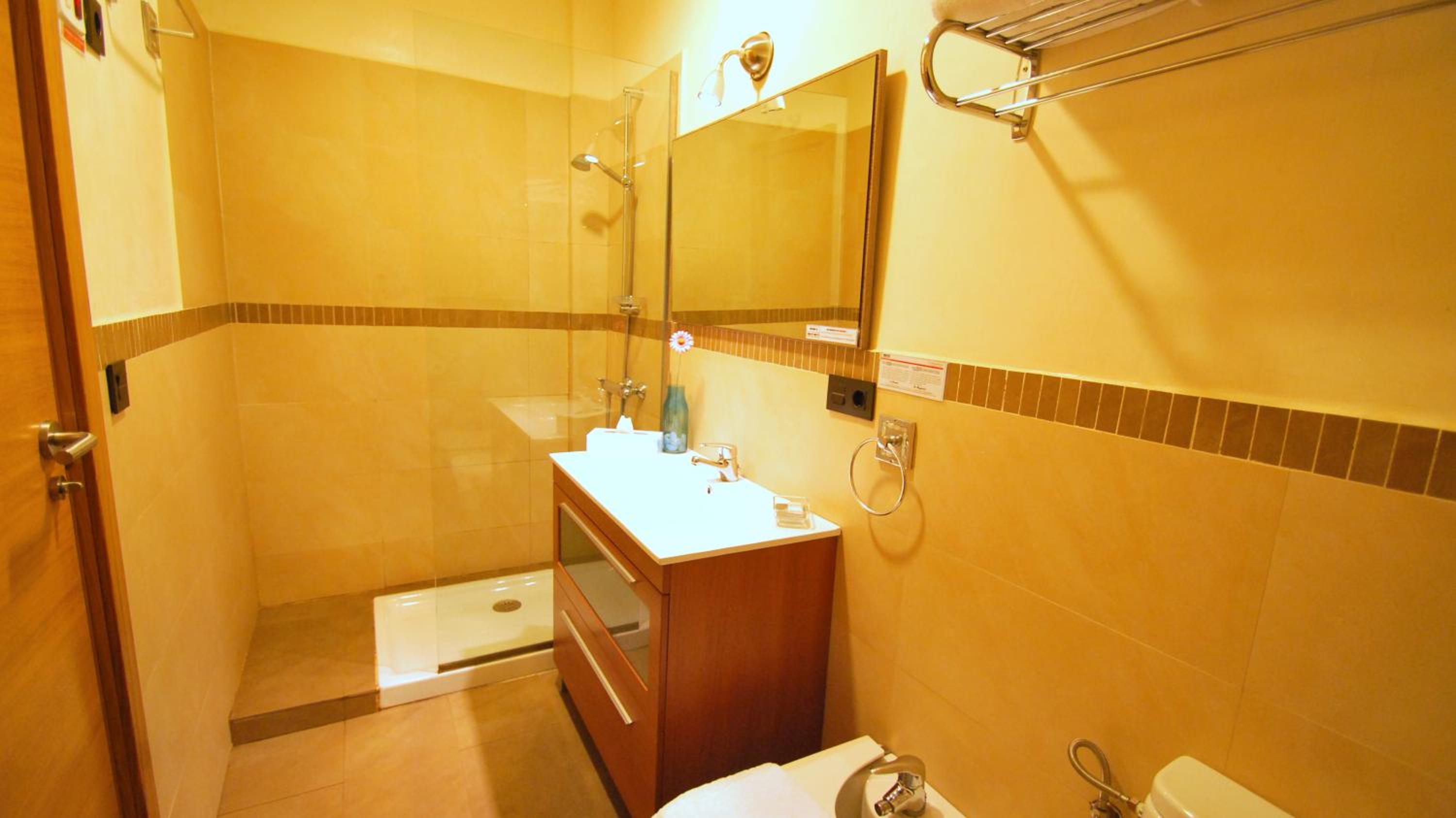 One-Bedroom Apartment (2 Adults) - Photo 18