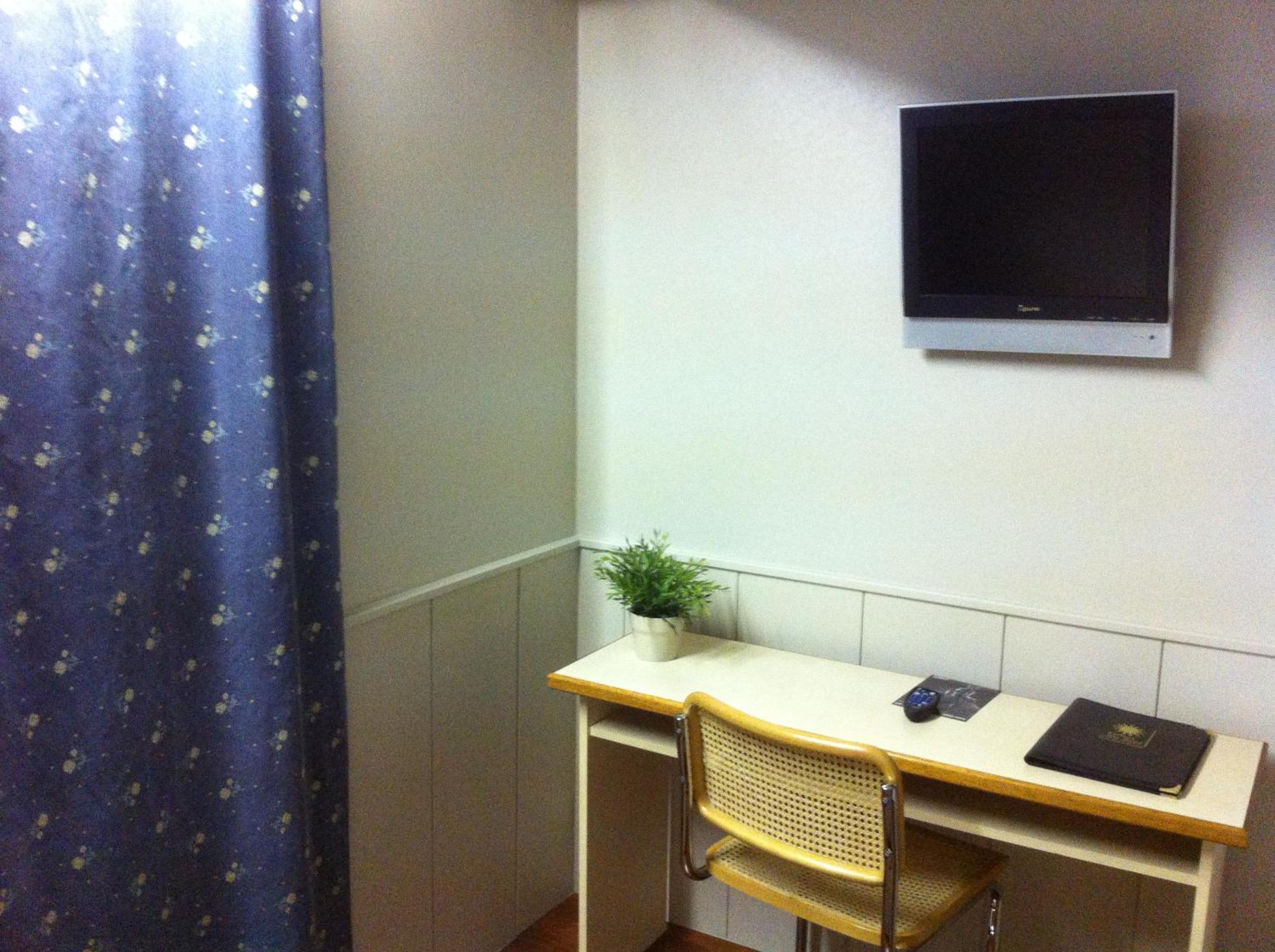 Double Room - Photo 9