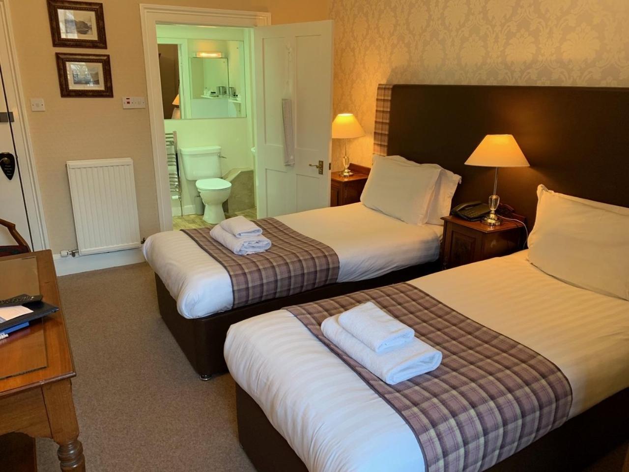Standard Twin Room - Photo 12
