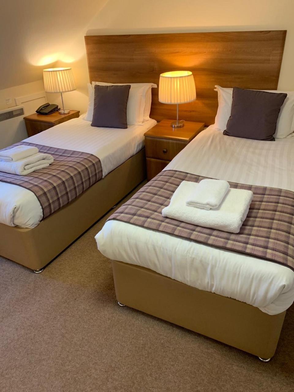 Standard Twin Room - Photo 4