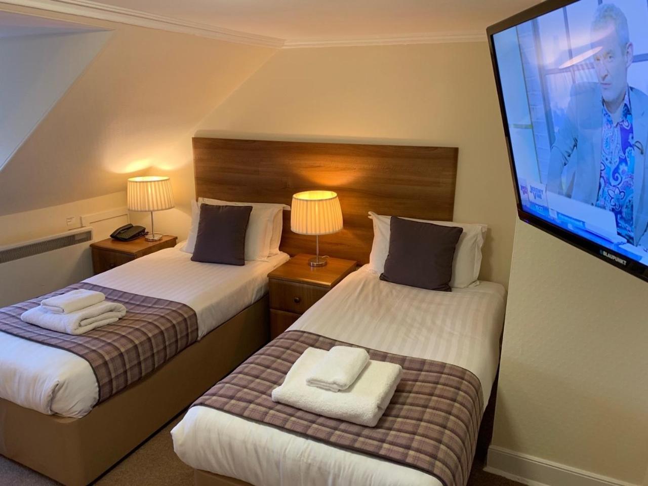Standard Twin Room - Photo 14