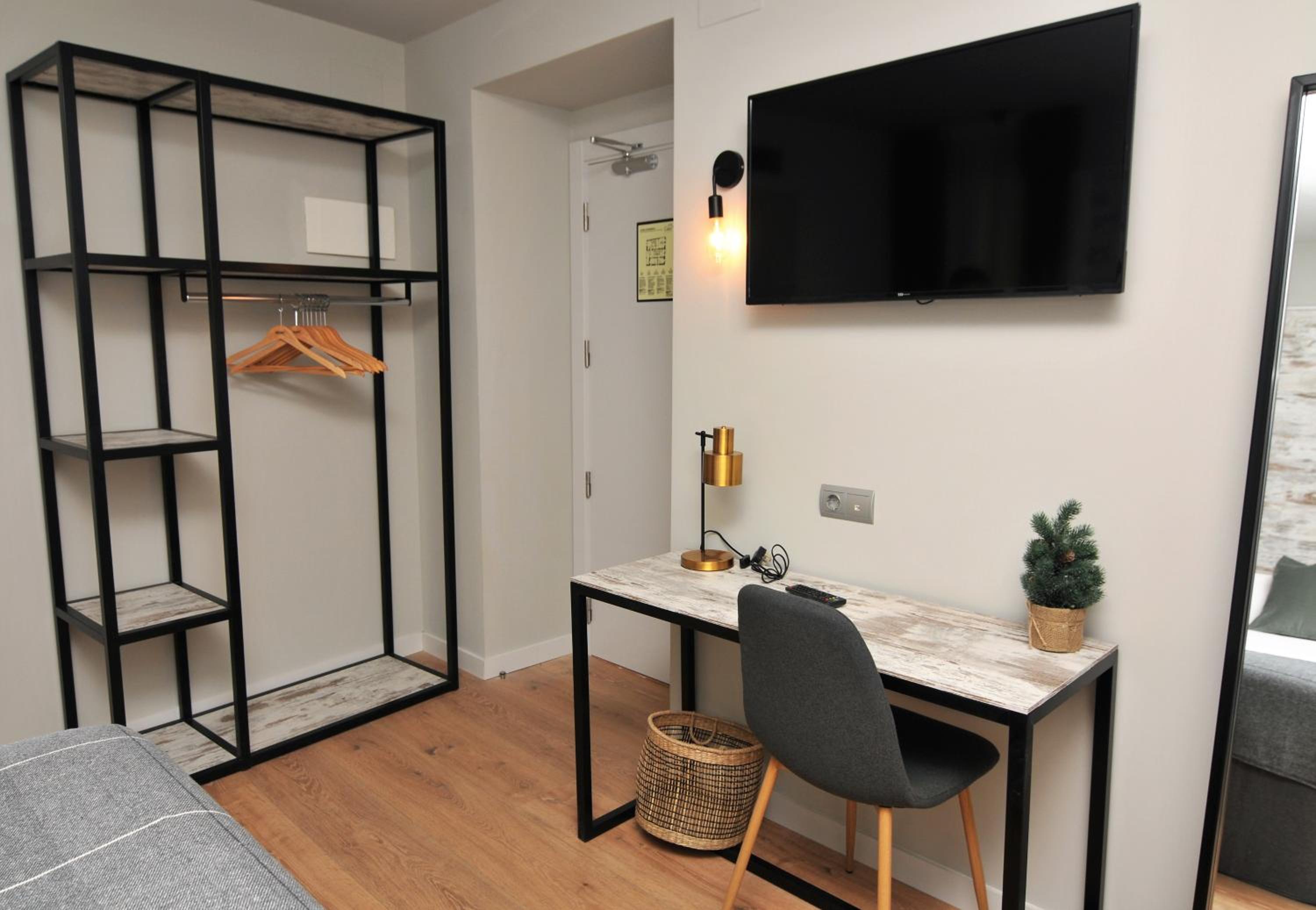 Double Room - Photo 3