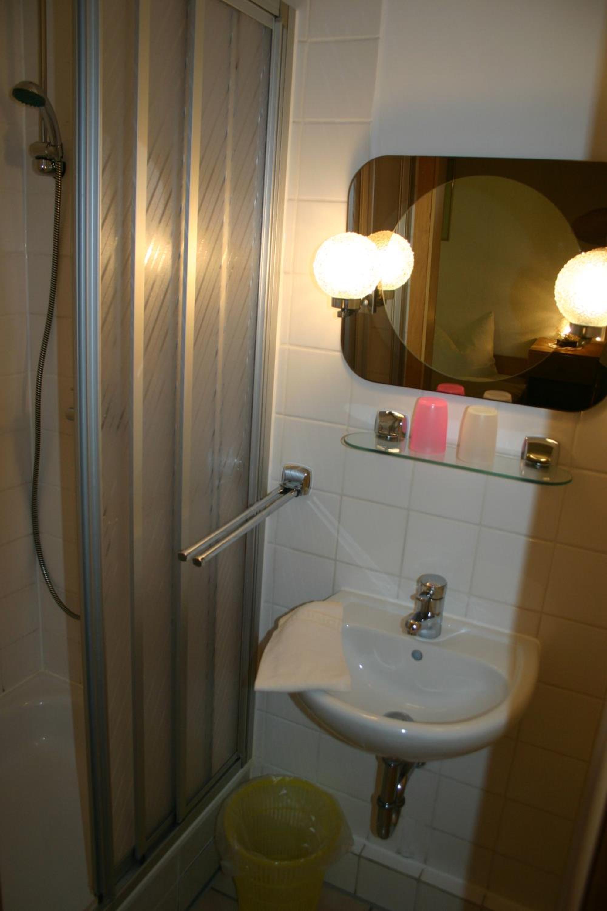 Small Double Room photo 2