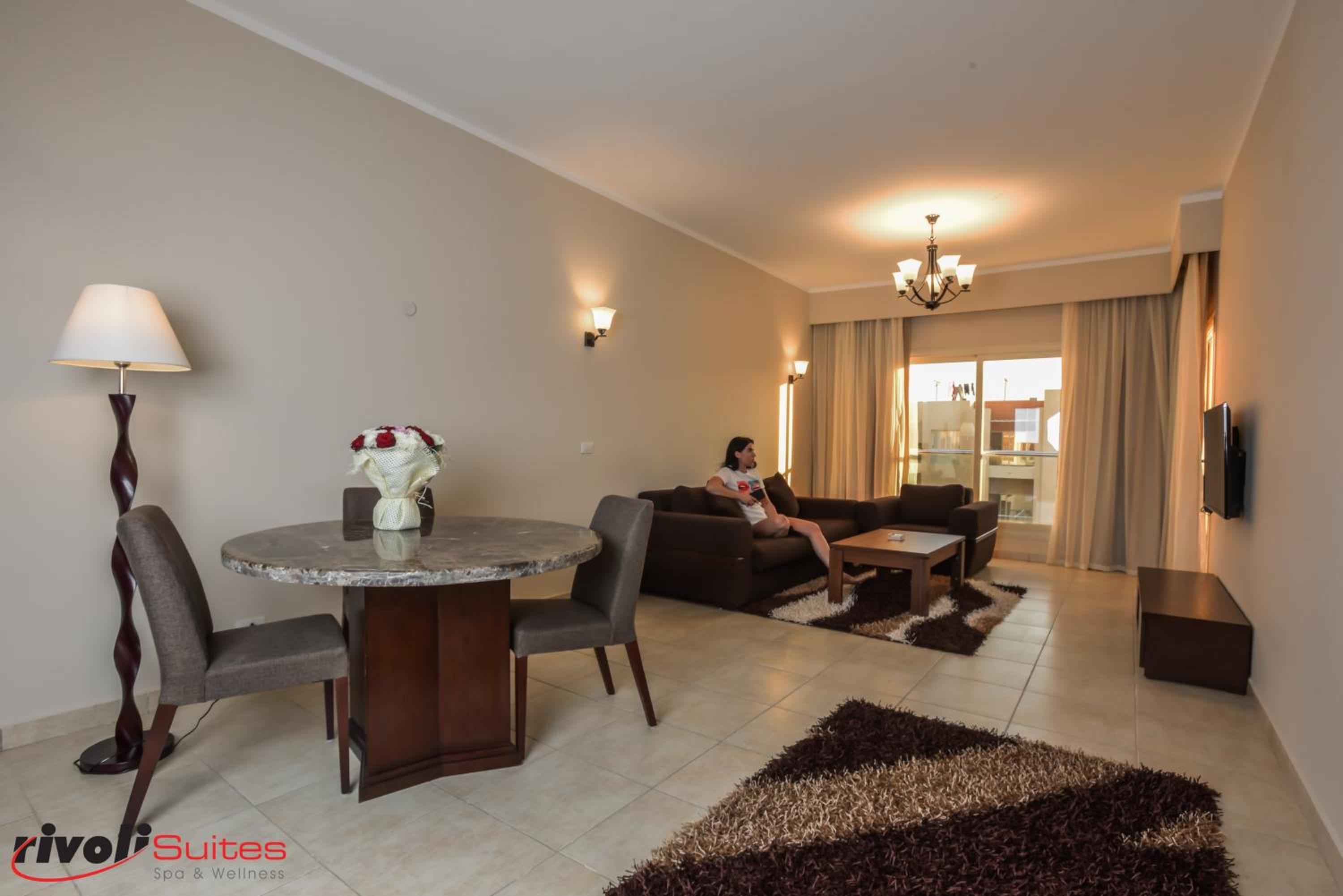 One-Bedroom Apartment - Photo 1