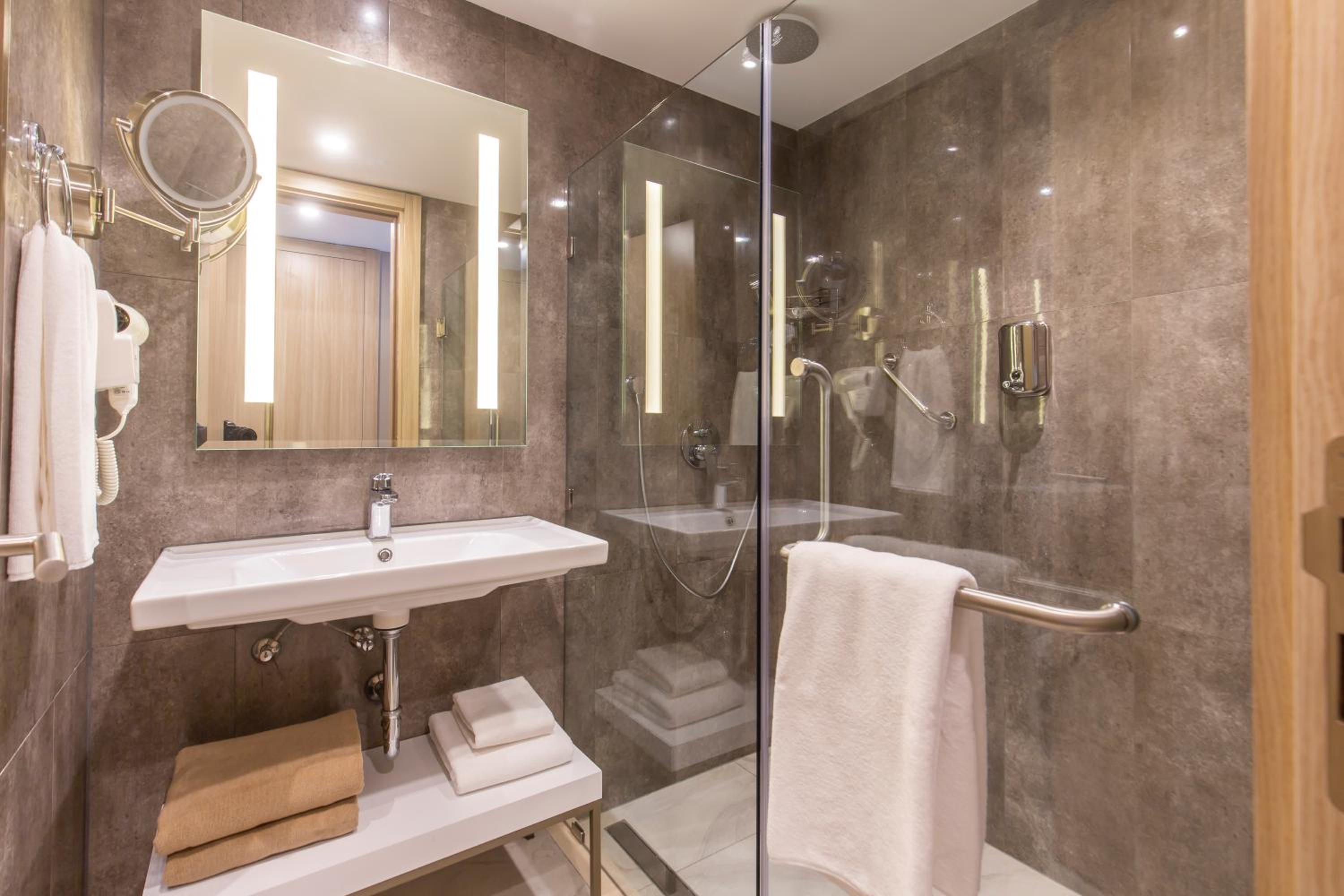 Deluxe Triple Room - Photo 3