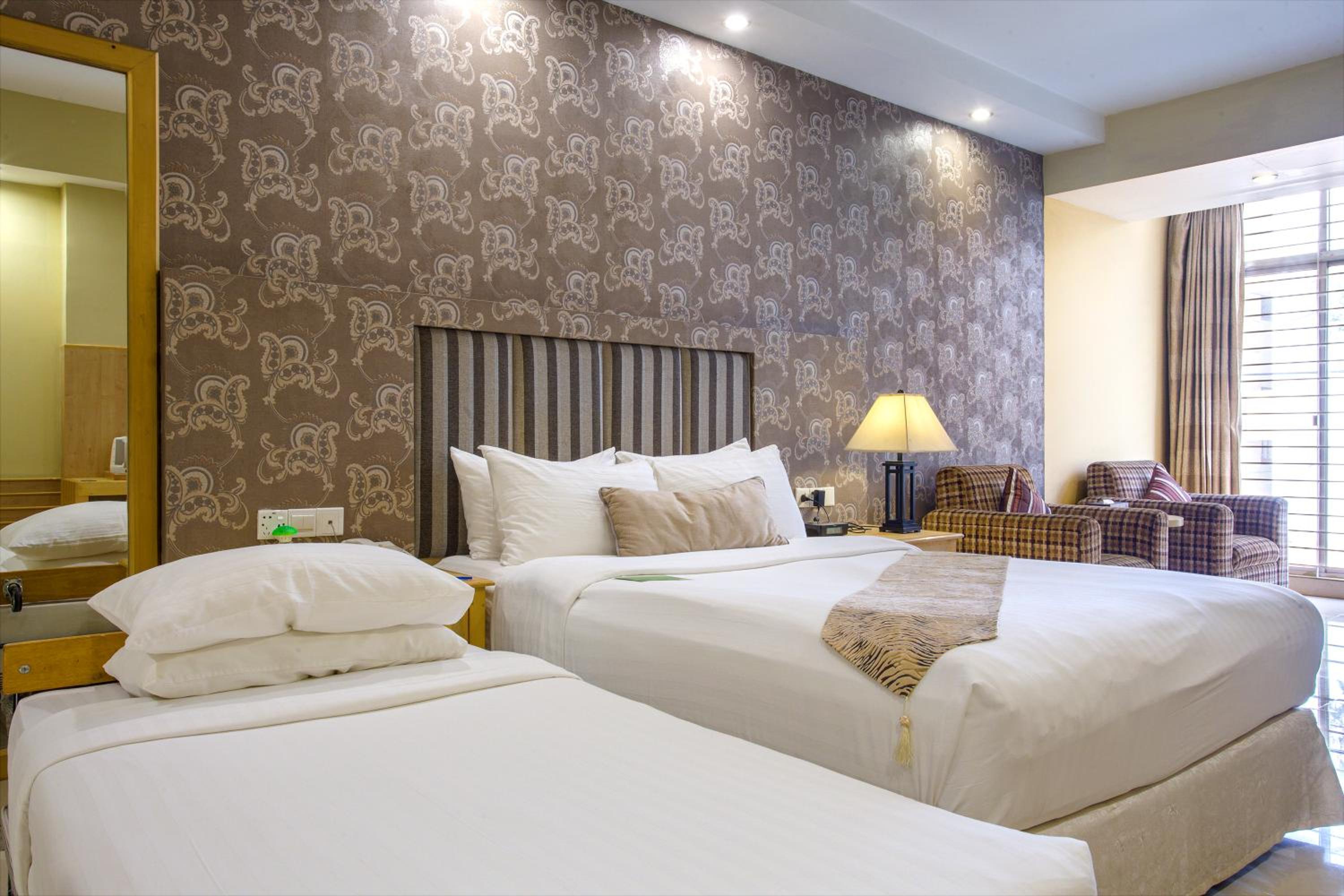 Premium Queen Room photo 3