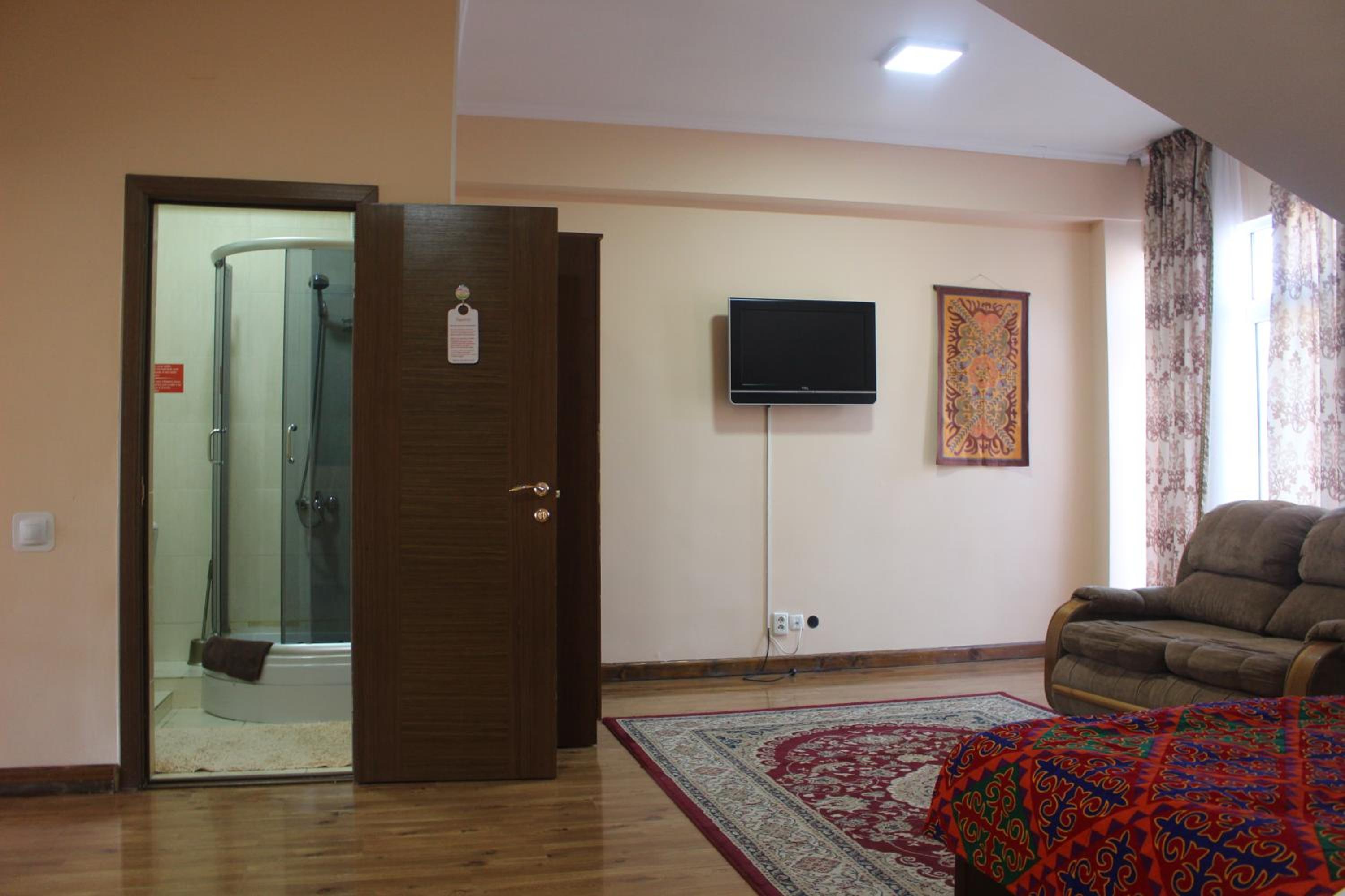 Large Double Room photo 3