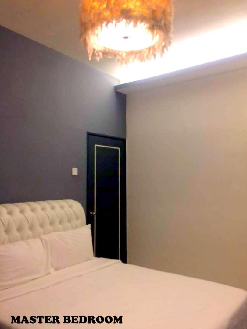 Three-Bedroom Apartment - Photo 2
