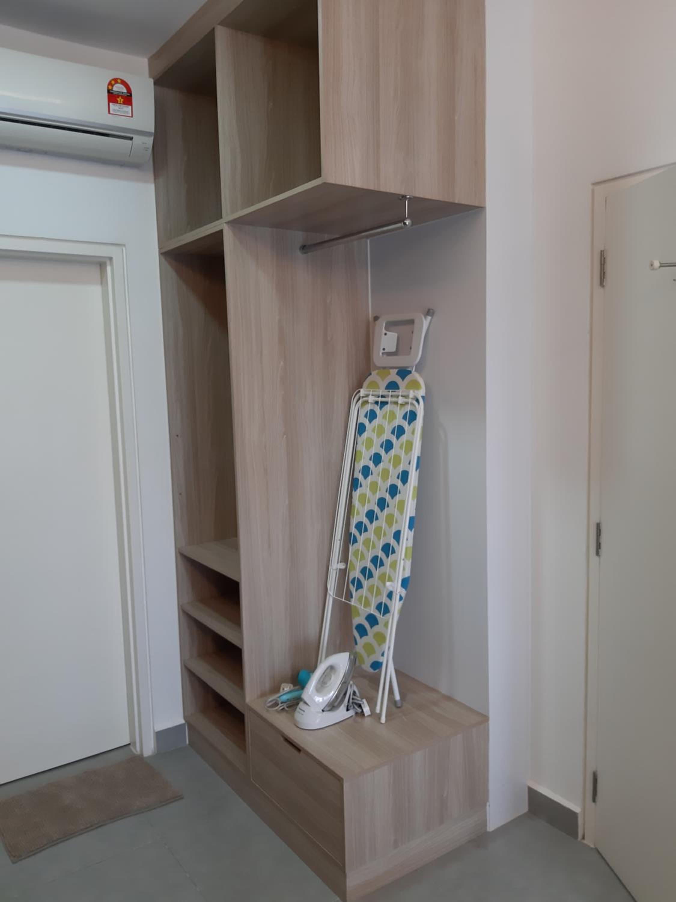 One-Bedroom Apartment photo 1