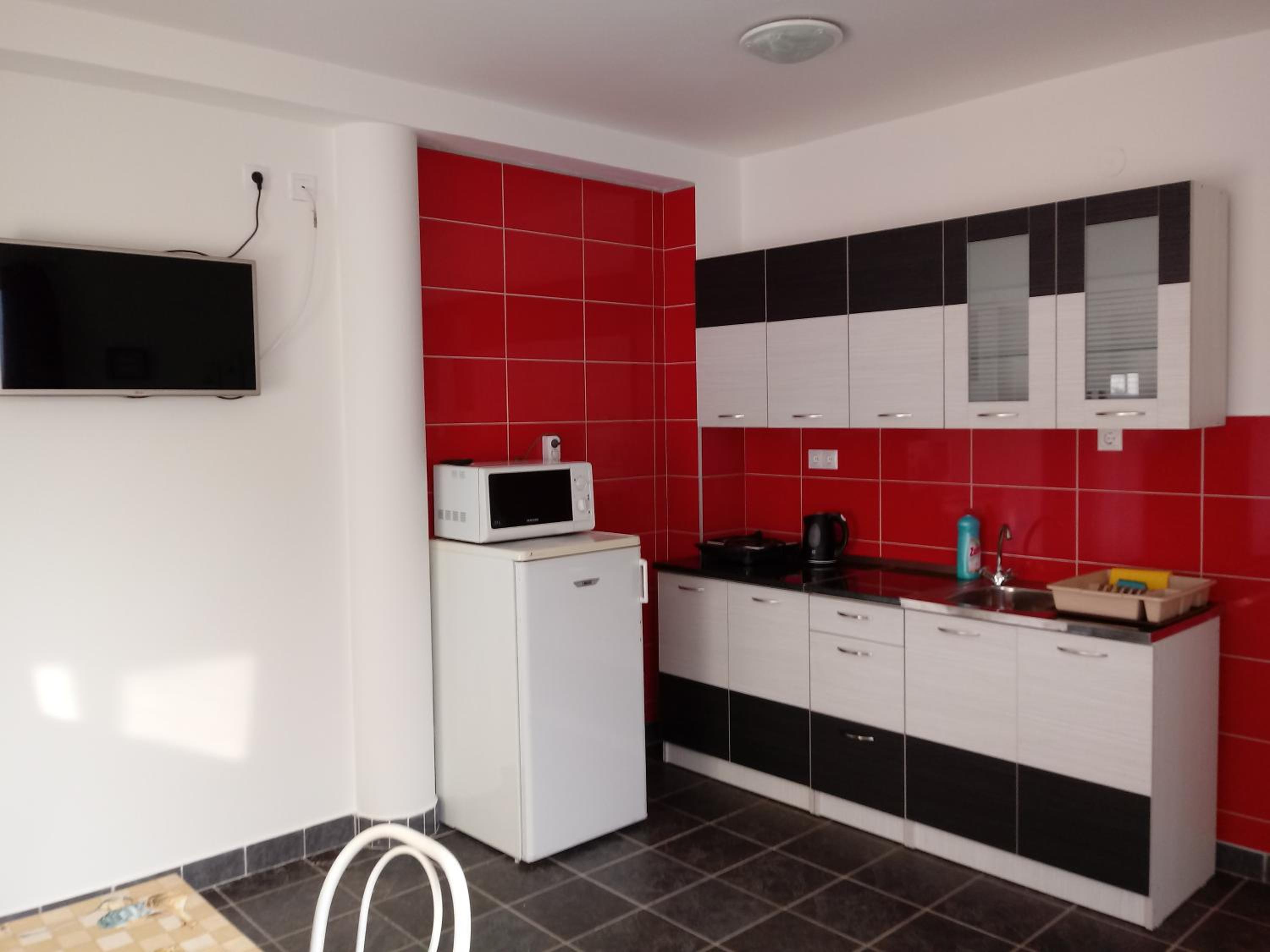 Two-Bedroom Apartment - Photo 4