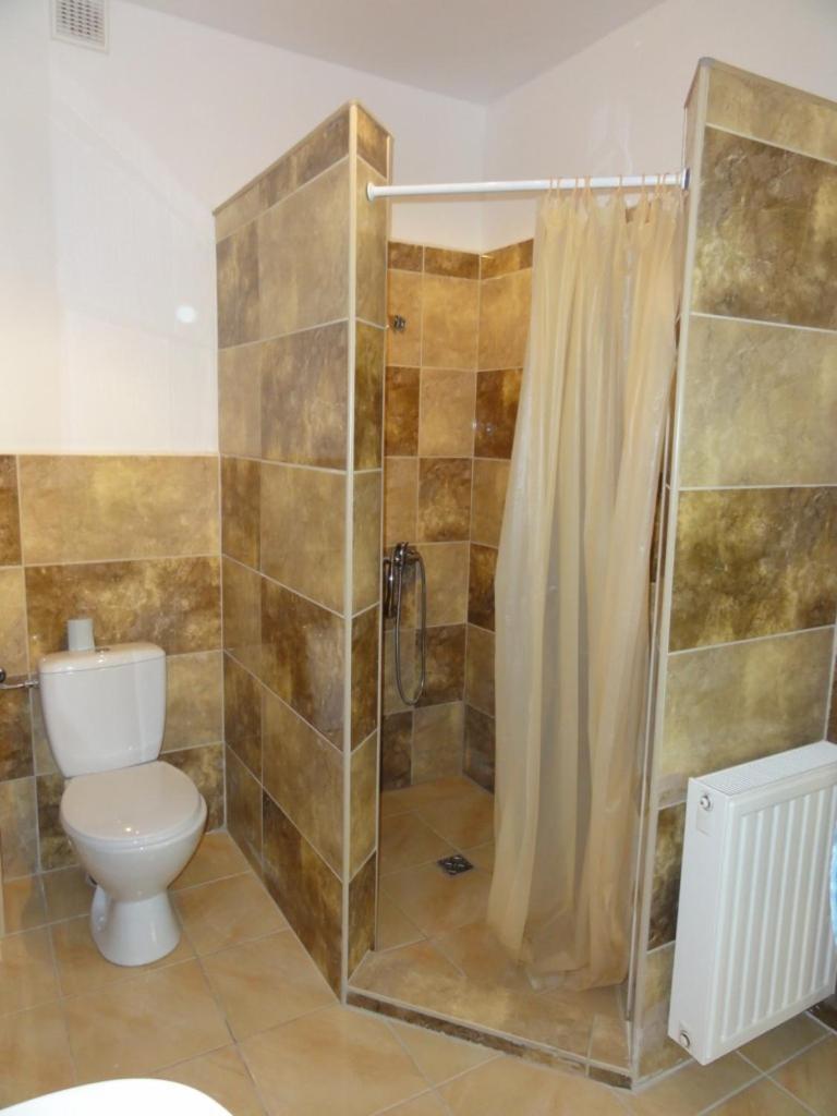 Double or Twin Room - Photo 2