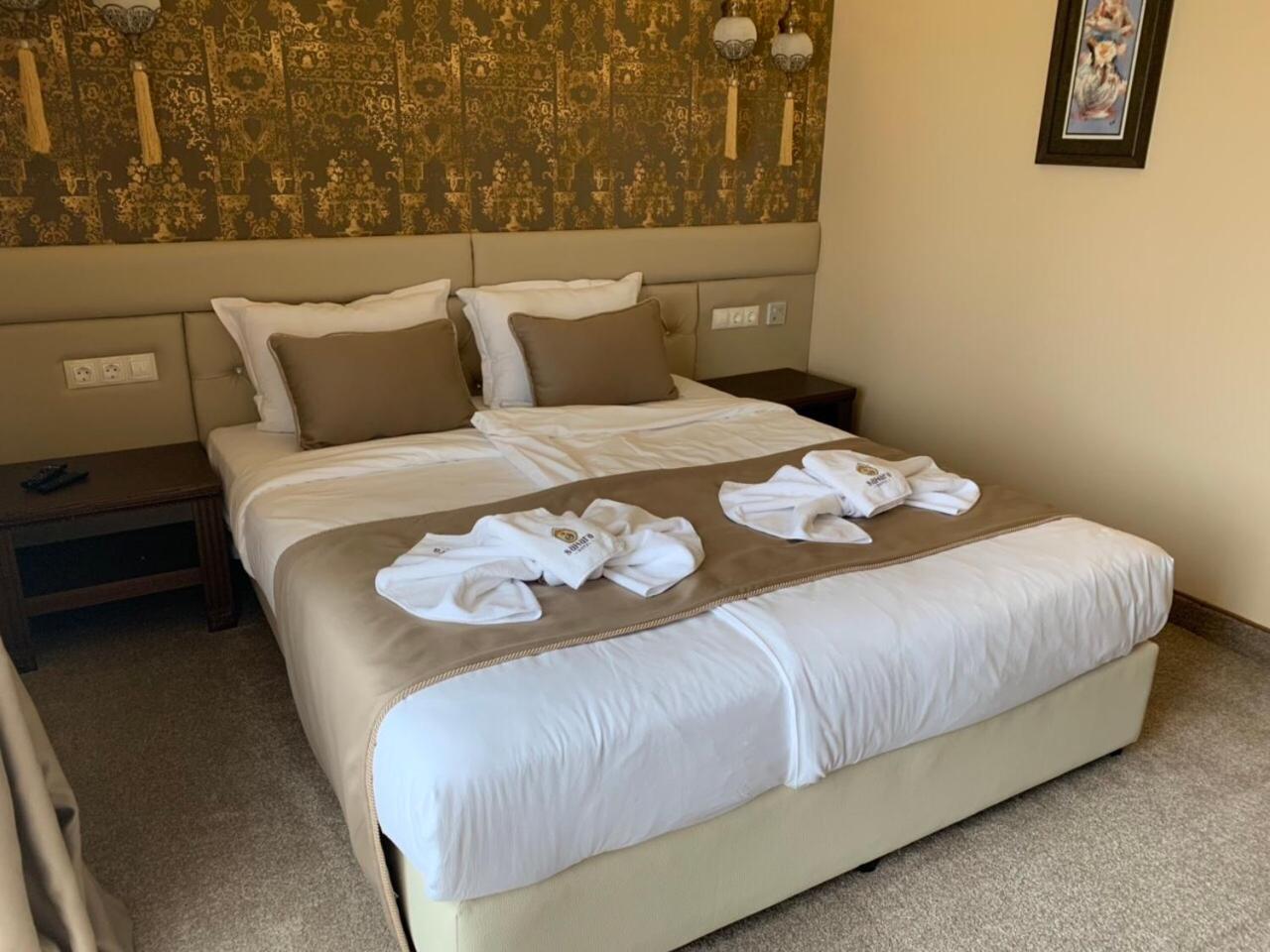 Double Room - Photo 5