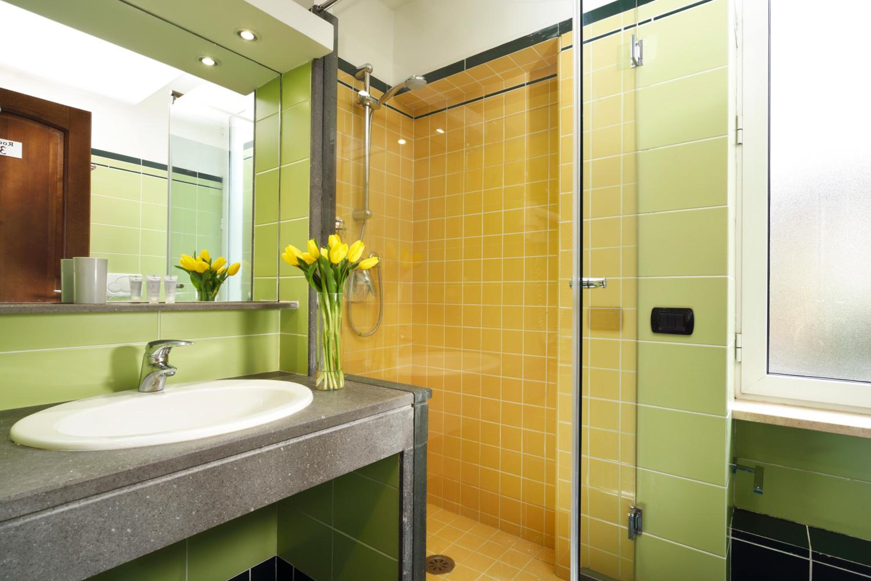 Camera Matrimoniale/Doppia con letti singoli con Bagno Privato e Vista Città. photo 2