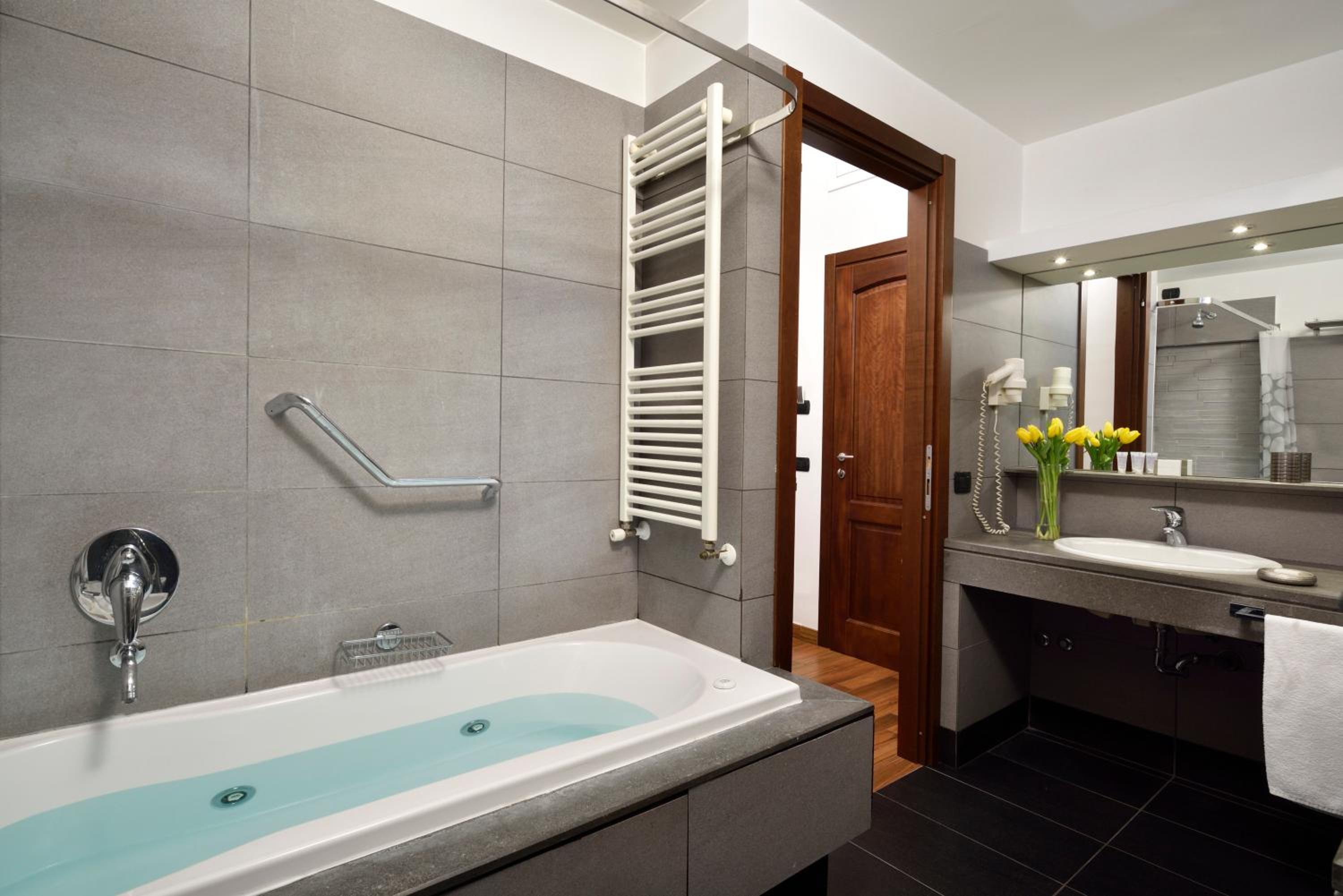 Double or Twin Room with Private External Bathroom photo 2