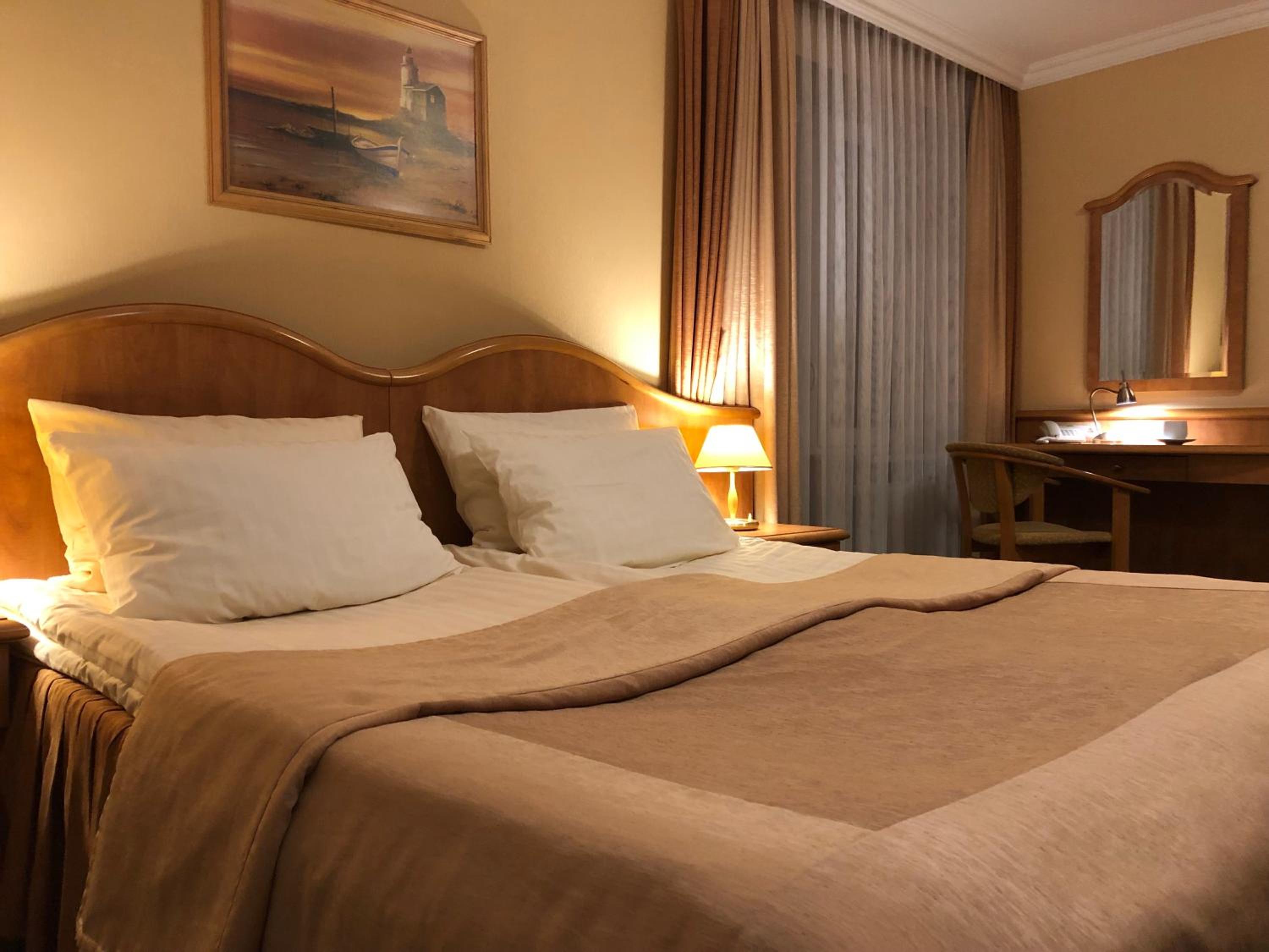 Classic Double or Twin Room with Christmas Package photo 1