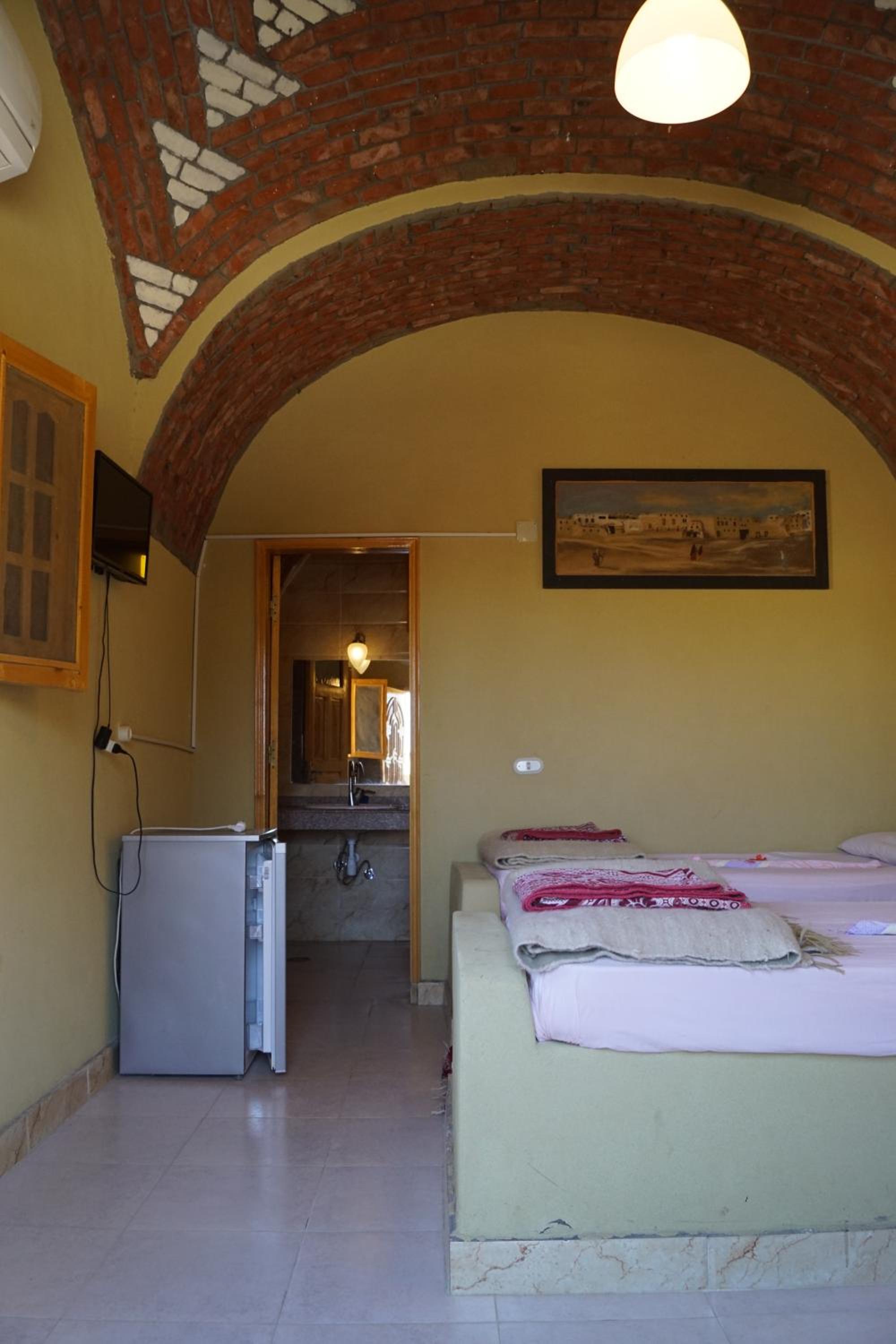 Standard Twin Room - Photo 2