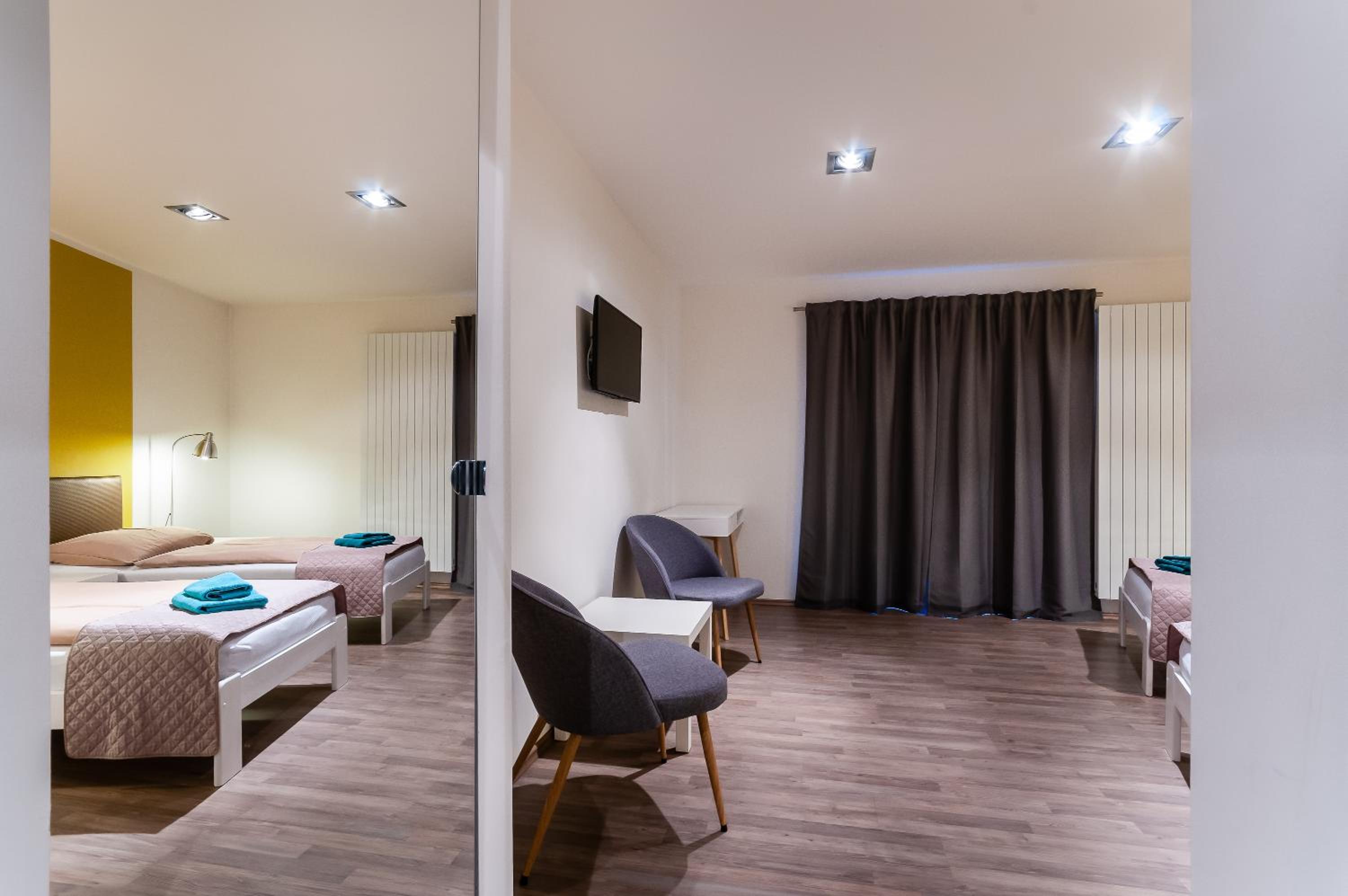 Double or Twin Room - Photo 37