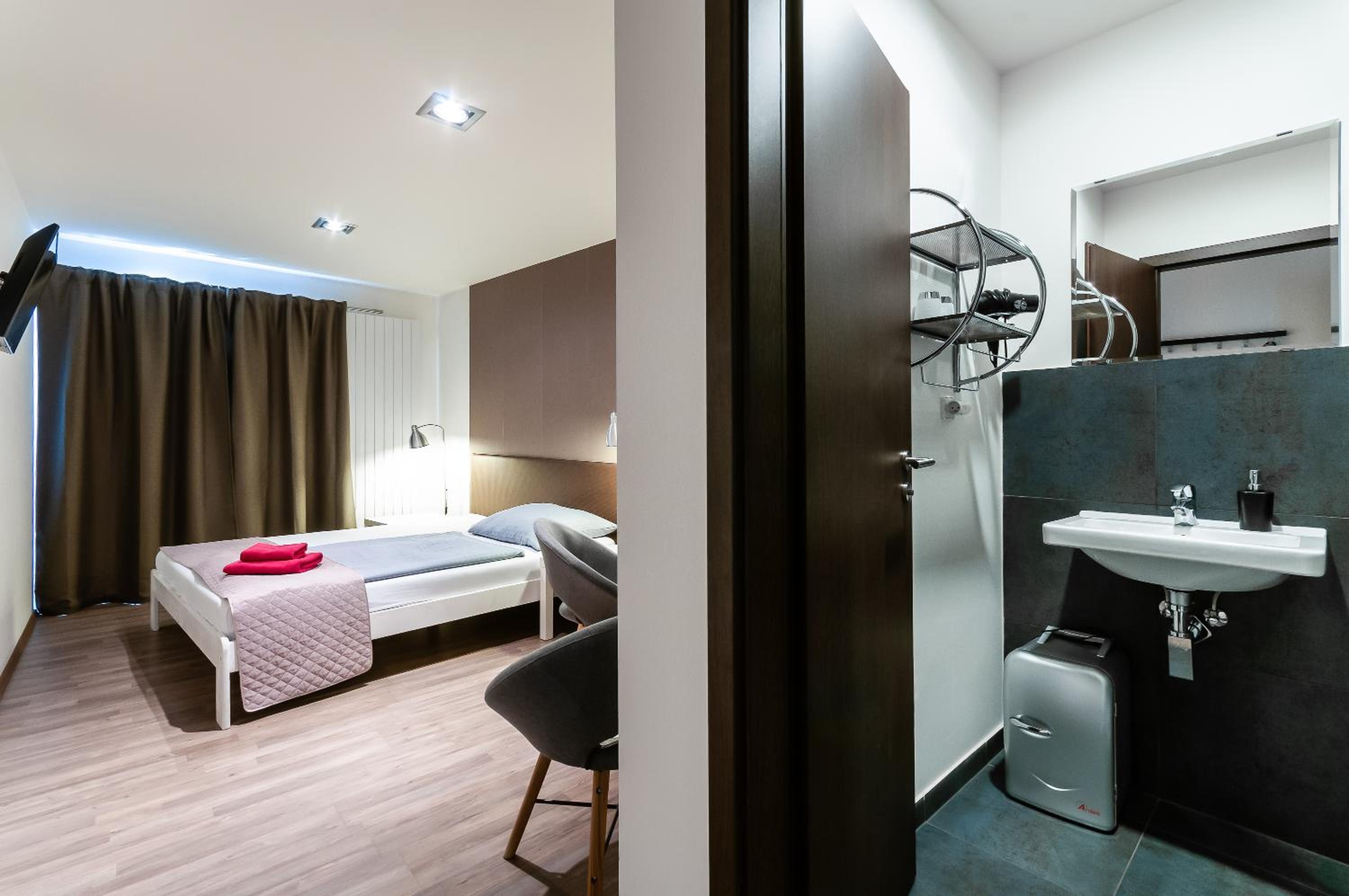 Double or Twin Room - Photo 22