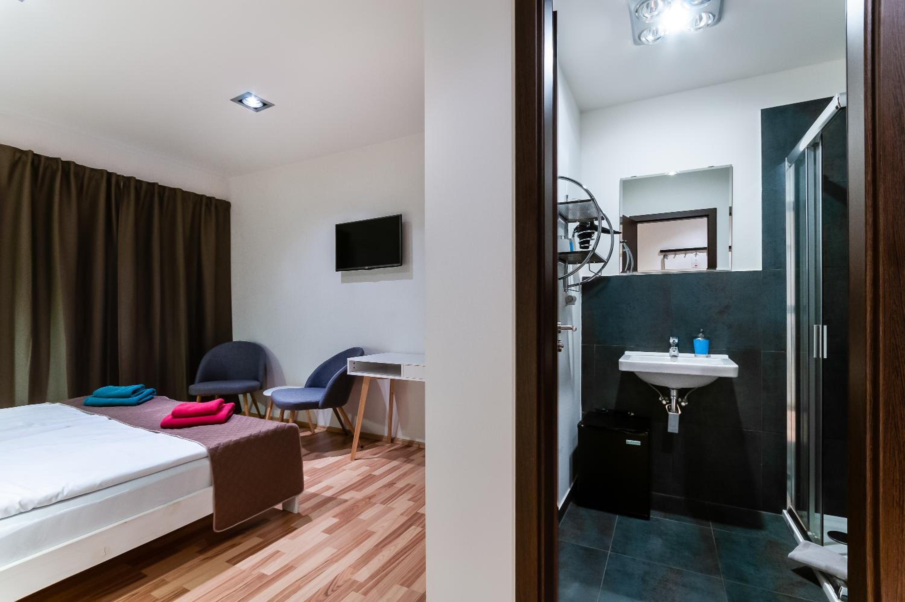 Double or Twin Room - Photo 16