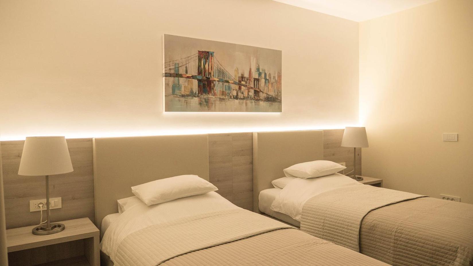 Twin Room - Photo 1