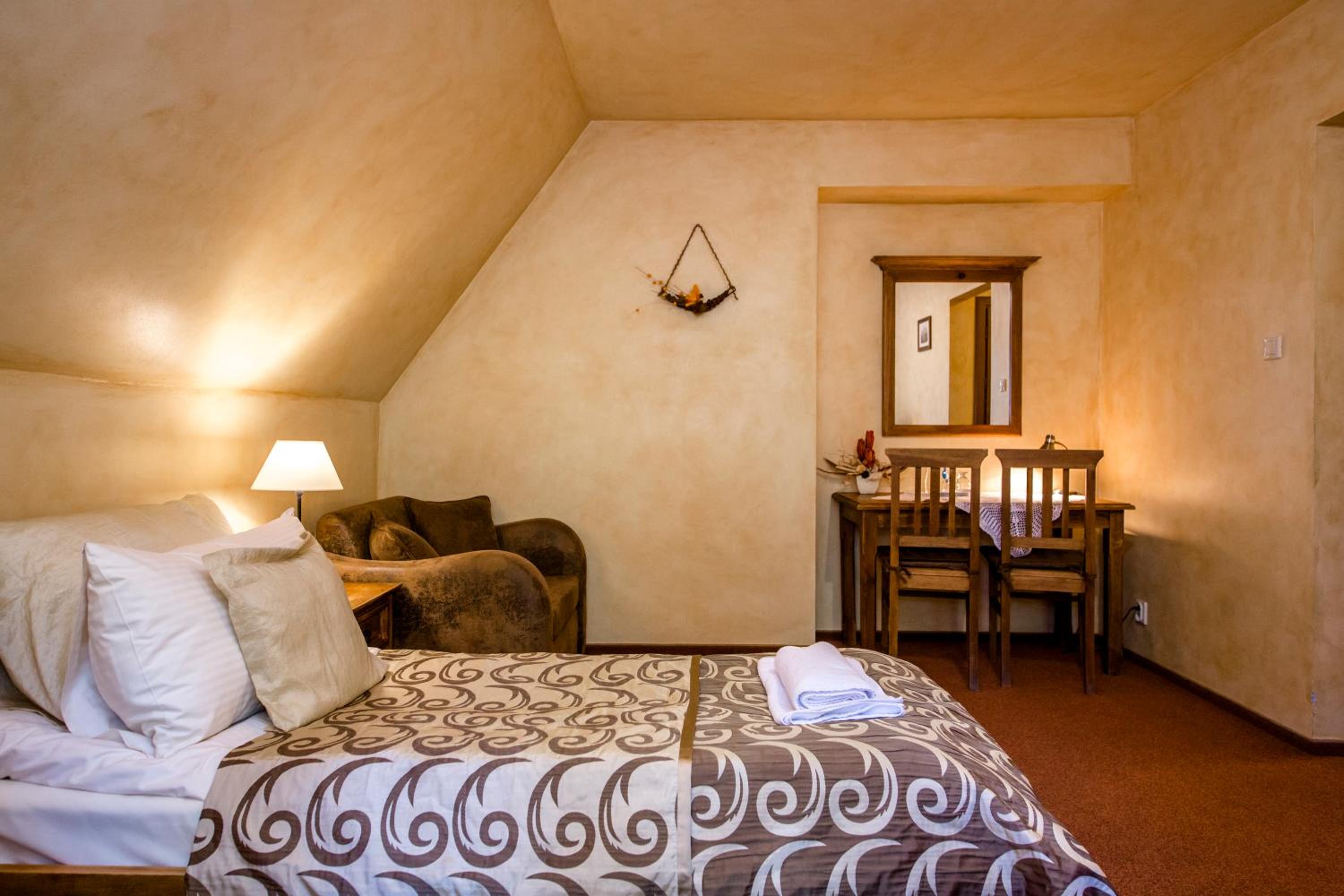 Double Room - Photo 9