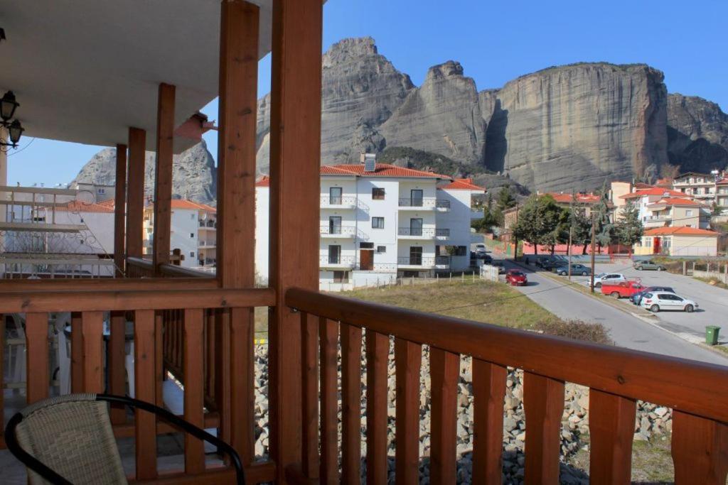Double or Twin Room with Meteora View - Photo 14