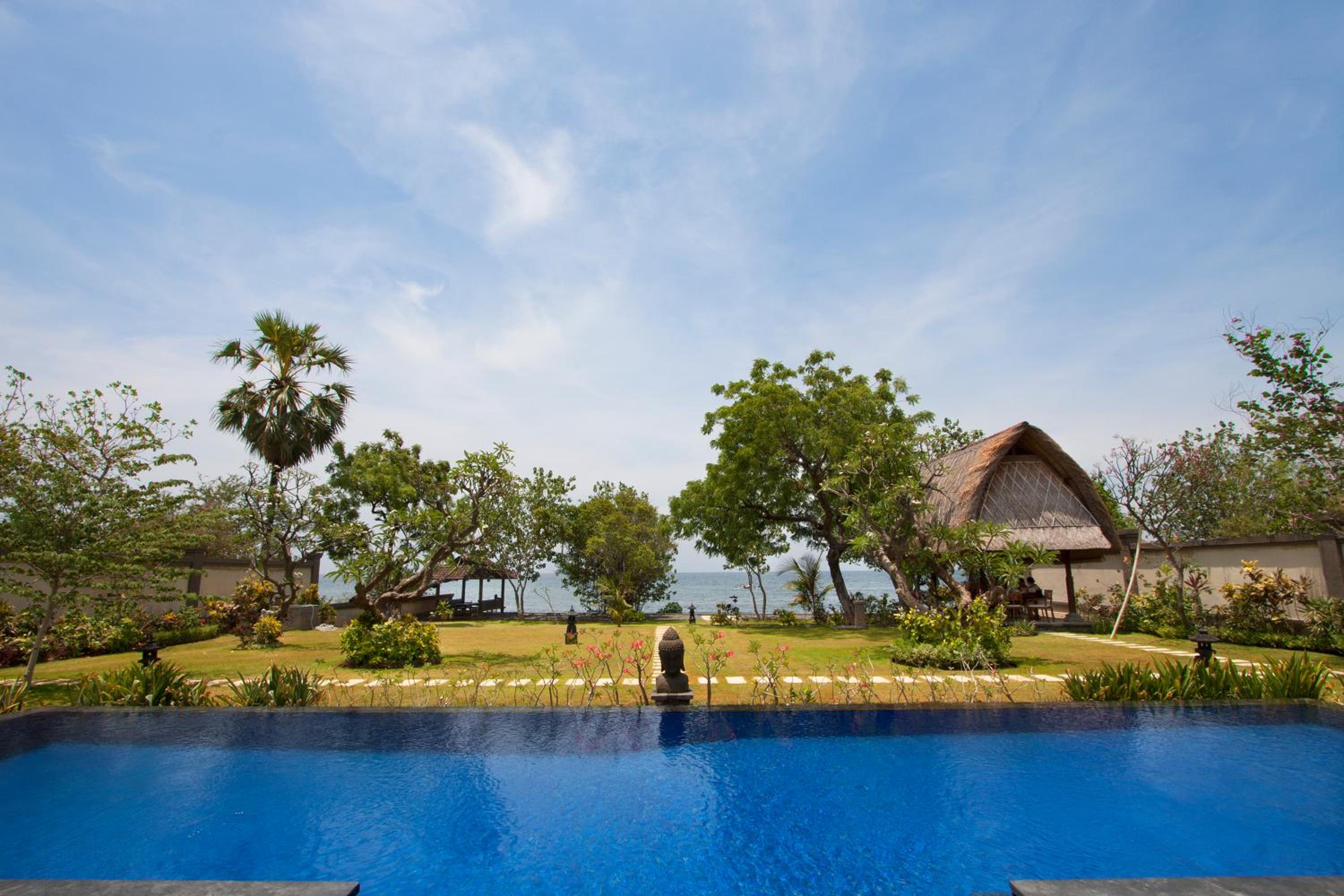 Villa - Beach Front photo 2