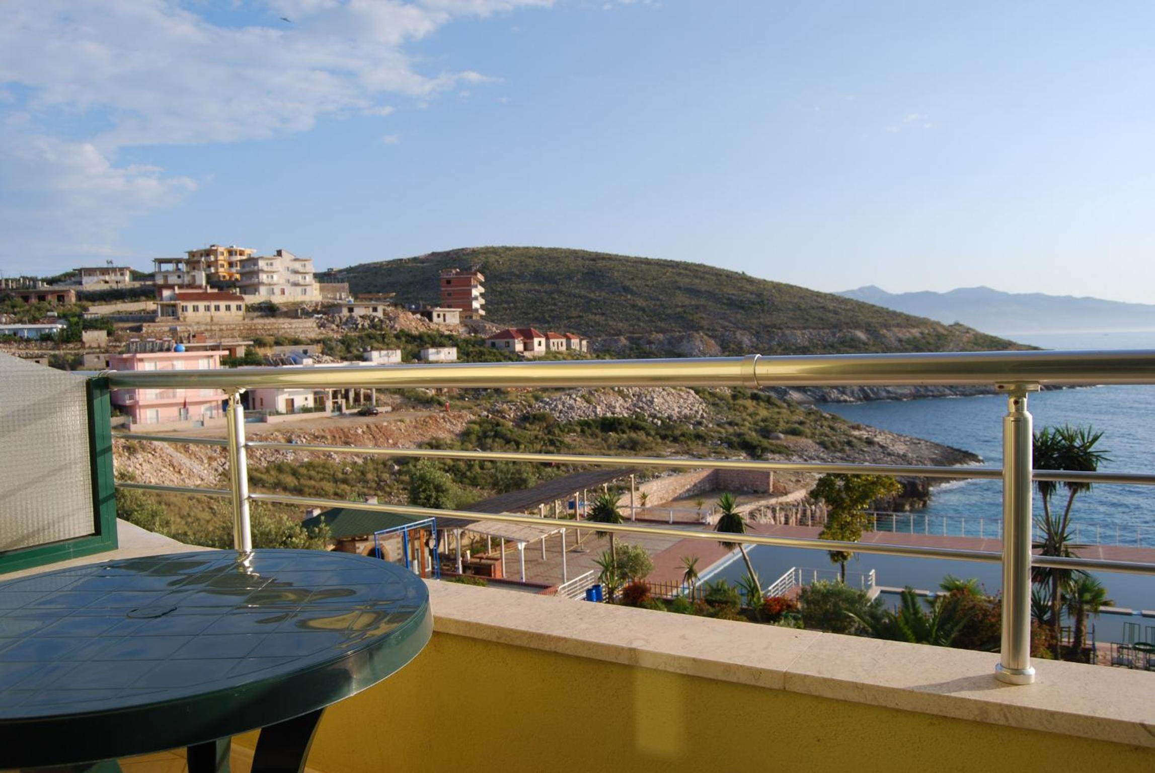 Triple Room with Balcony and Sea View photo 3