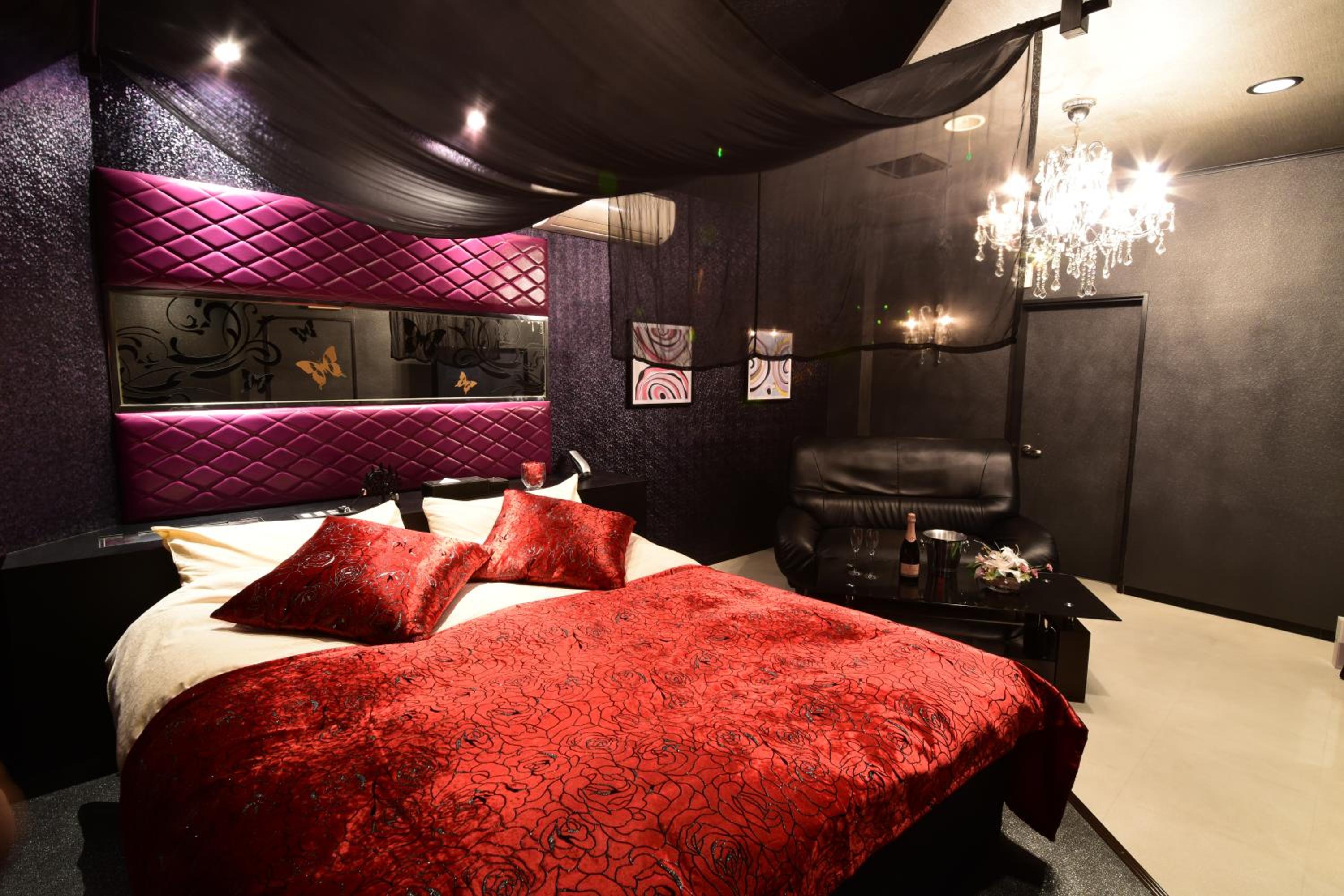 Double Room - Photo 7