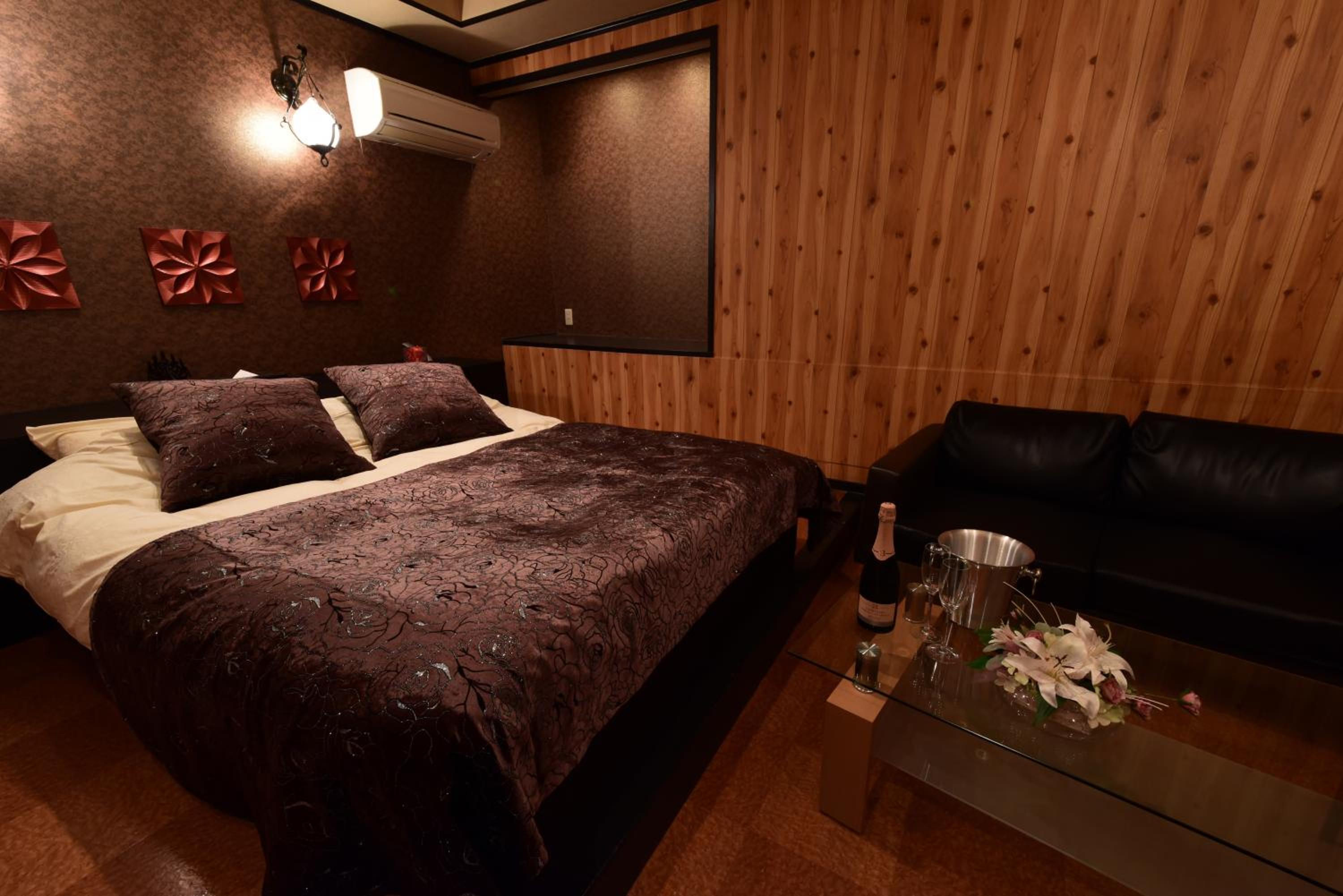 Double Room - Photo 5