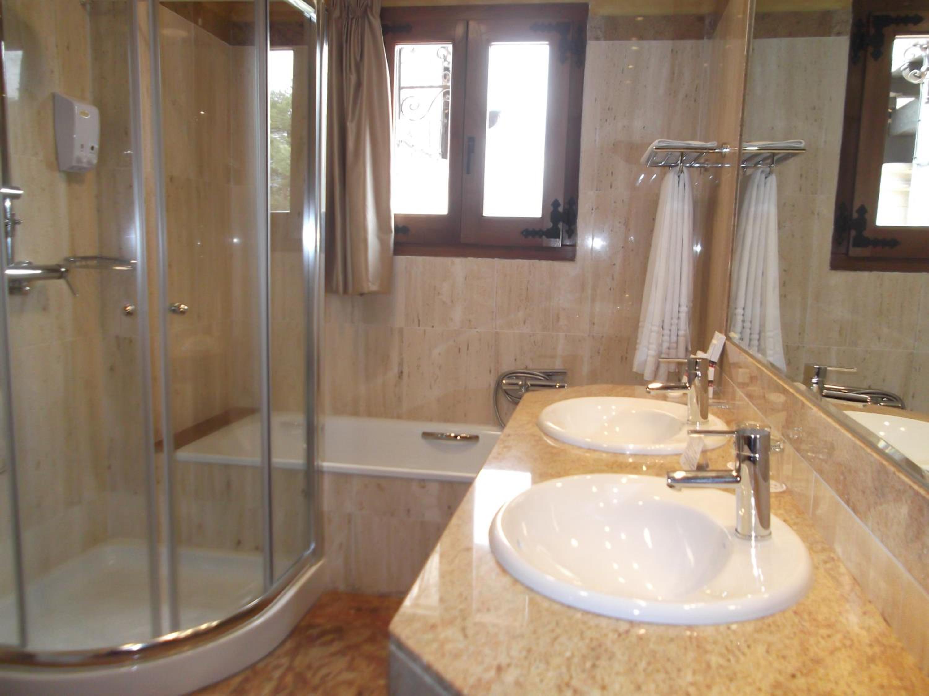 Double or Twin Room - Attic photo 2