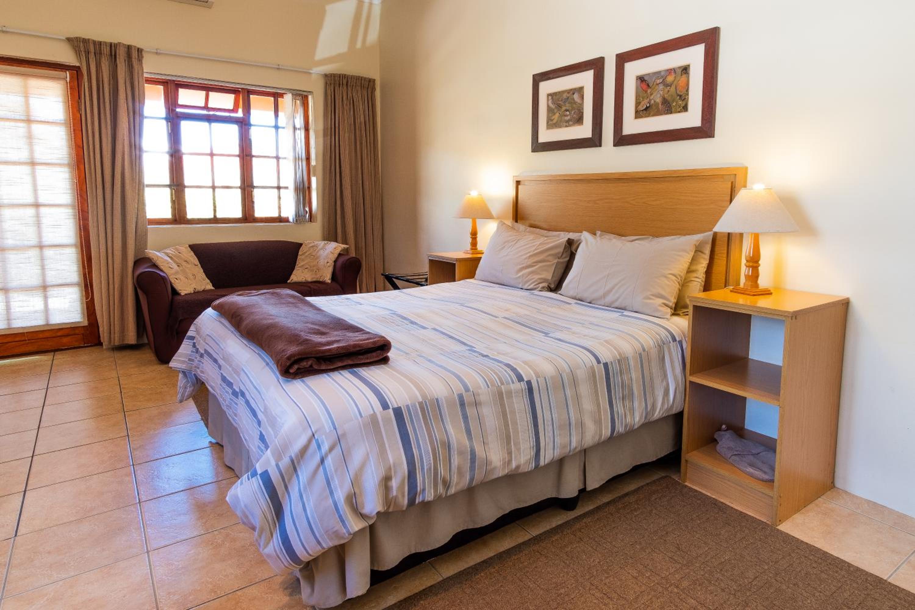 Standard Double Room with bath and shower photo 2