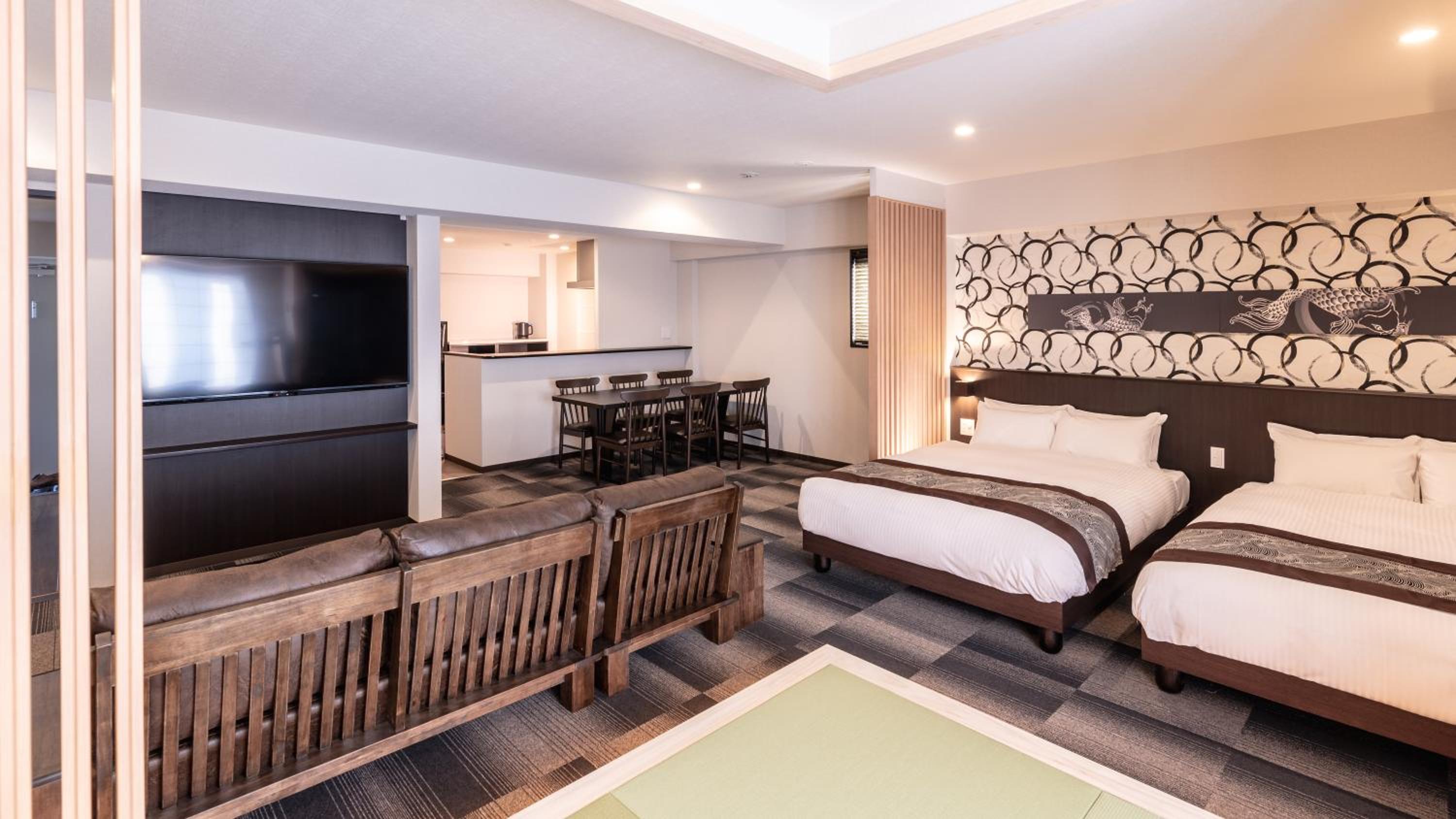 Suite - Photo 5