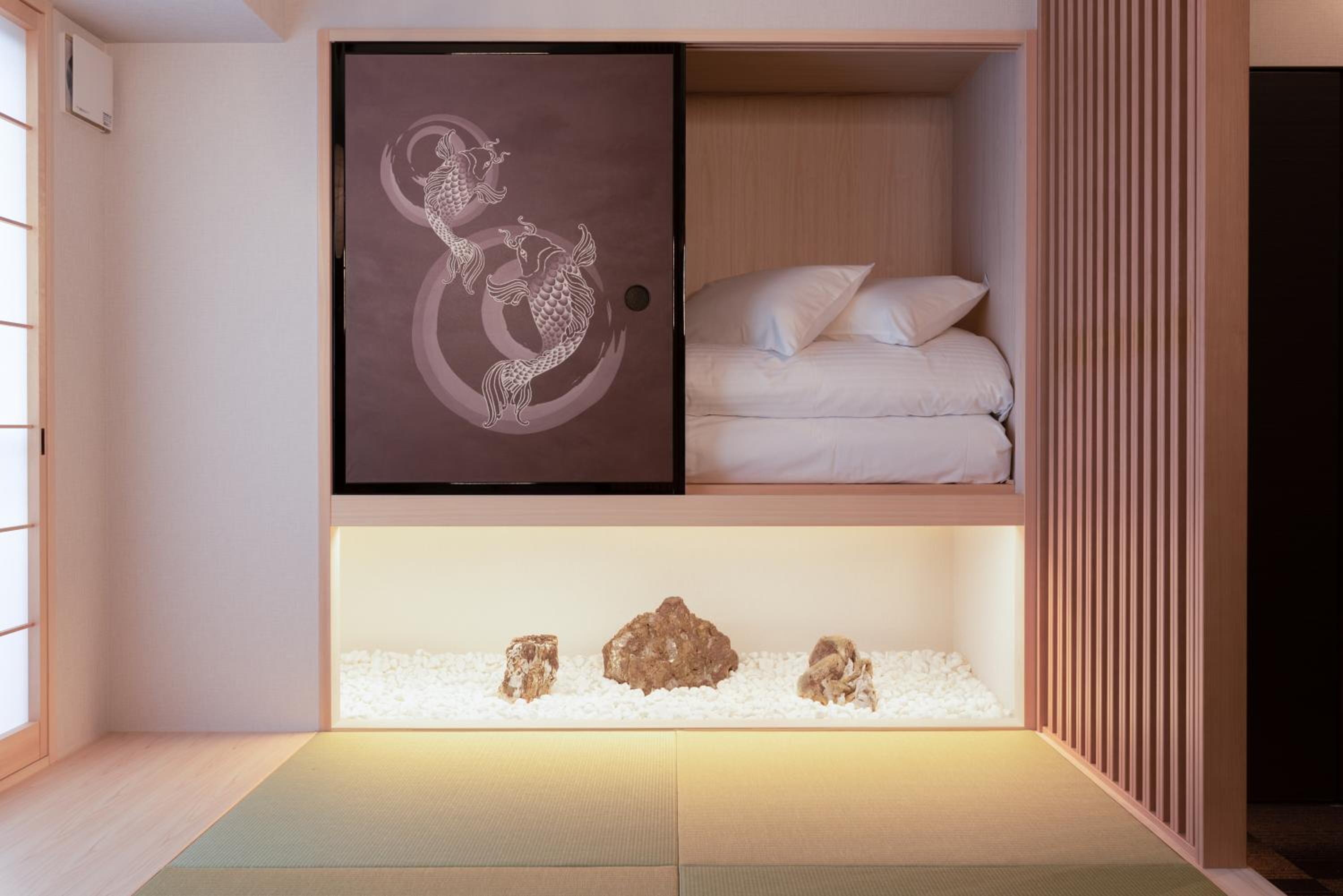 Suite - Photo 7