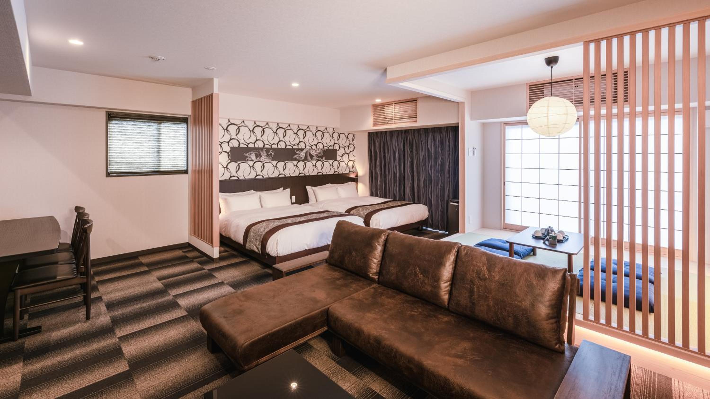 Executive Suite - Photo 17