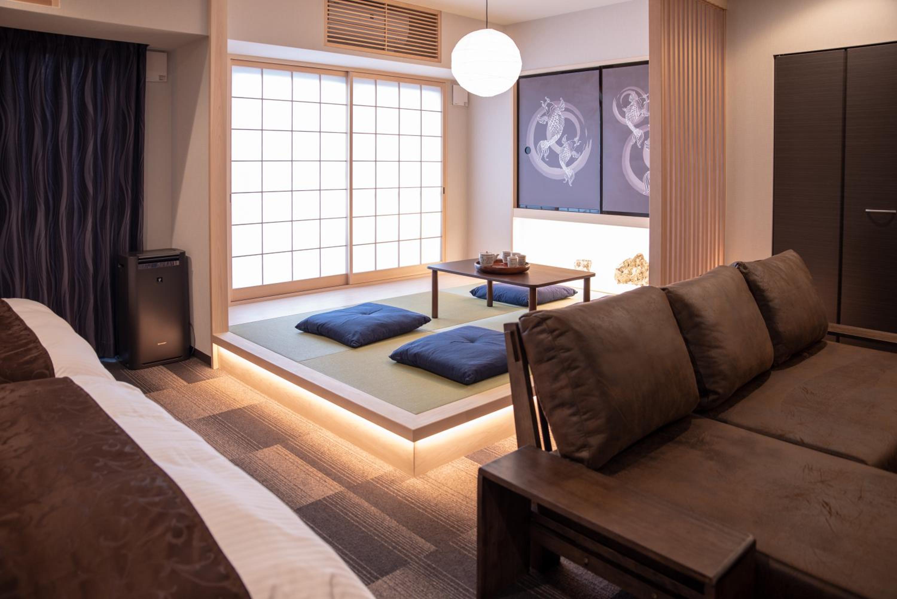 Suite - Photo 13