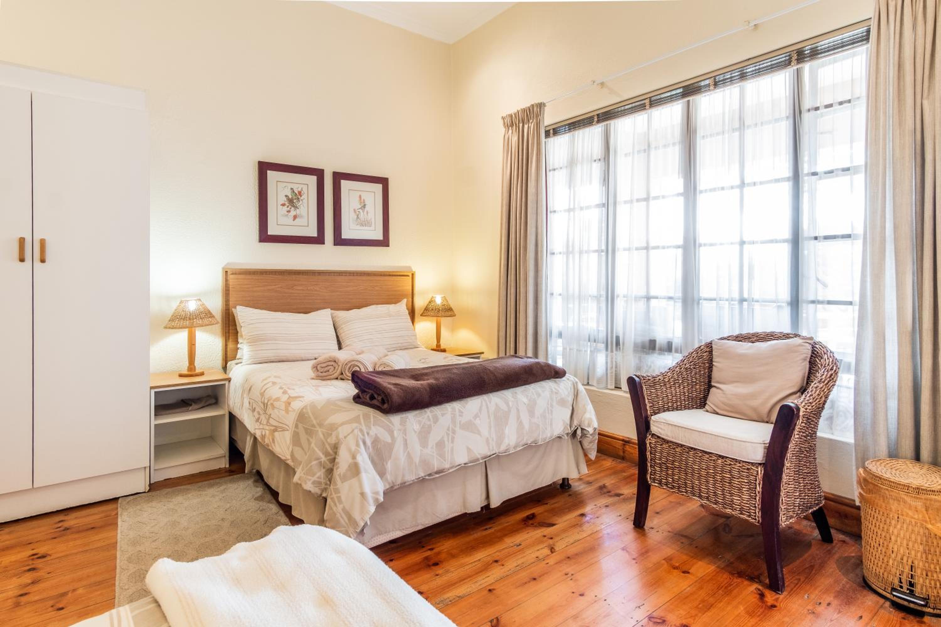 Budget Double Room with Extra Bed photo 3