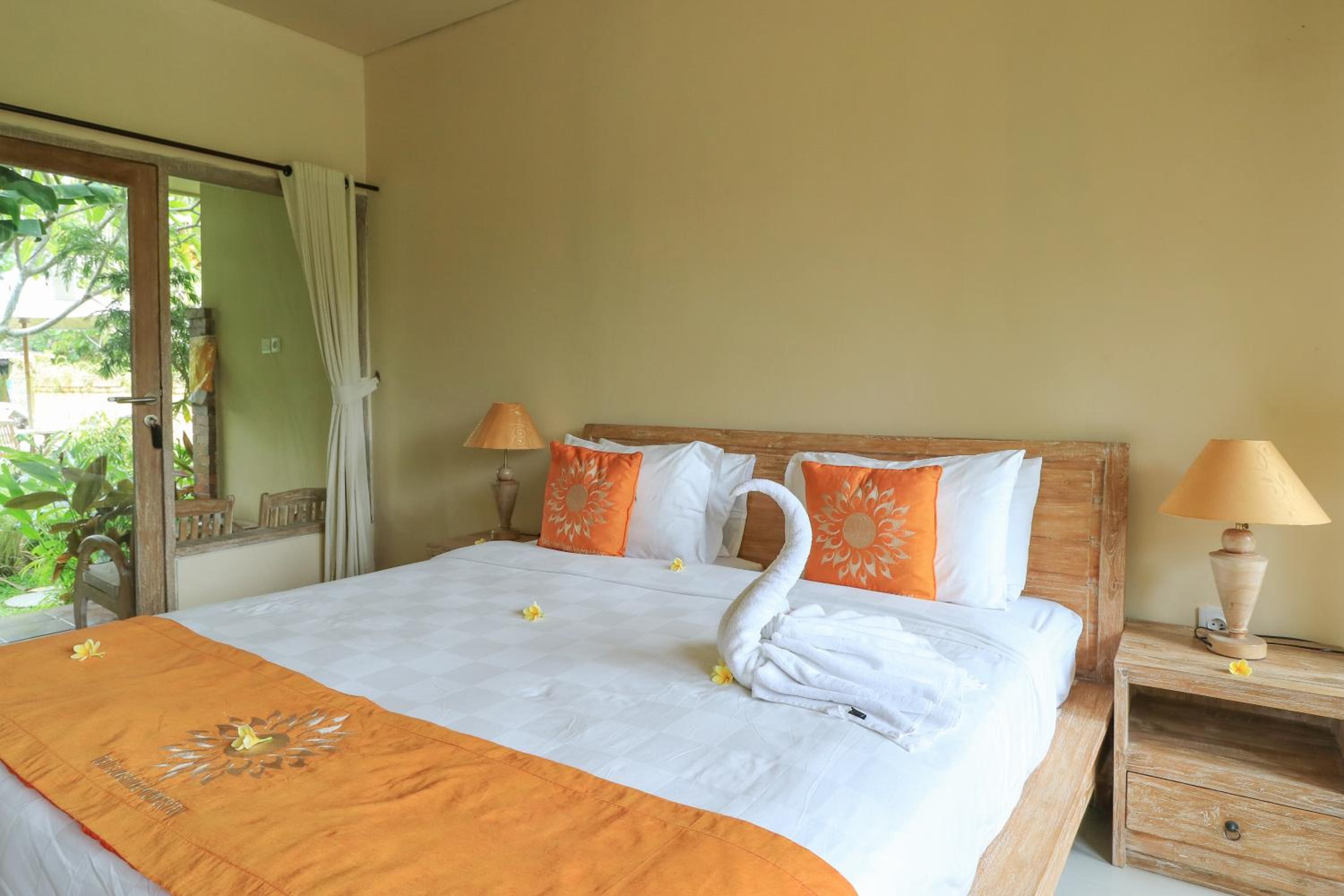 Deluxe Double or Twin Room - Photo 9