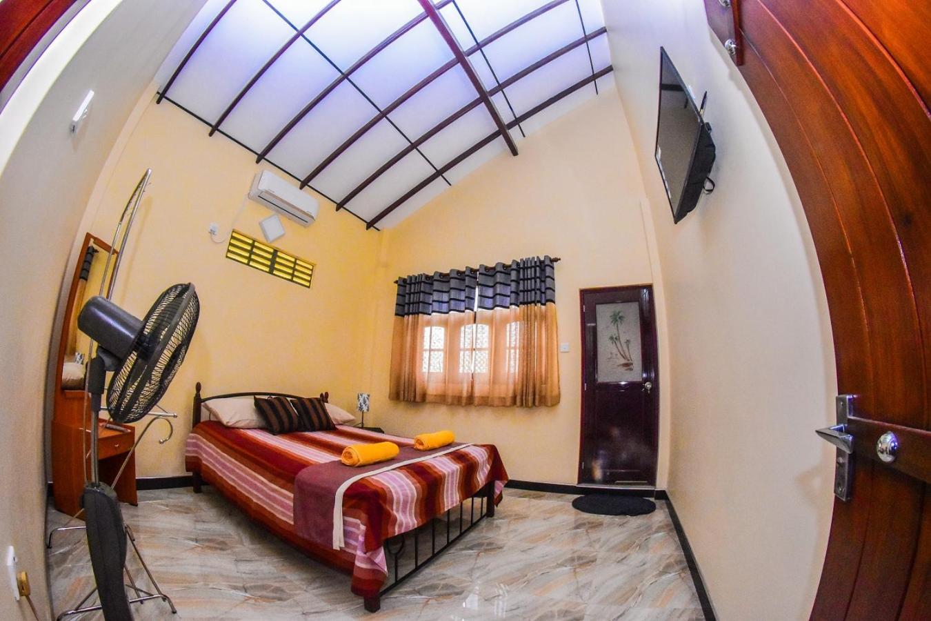 Standard Double Room with Fan - Photo 8