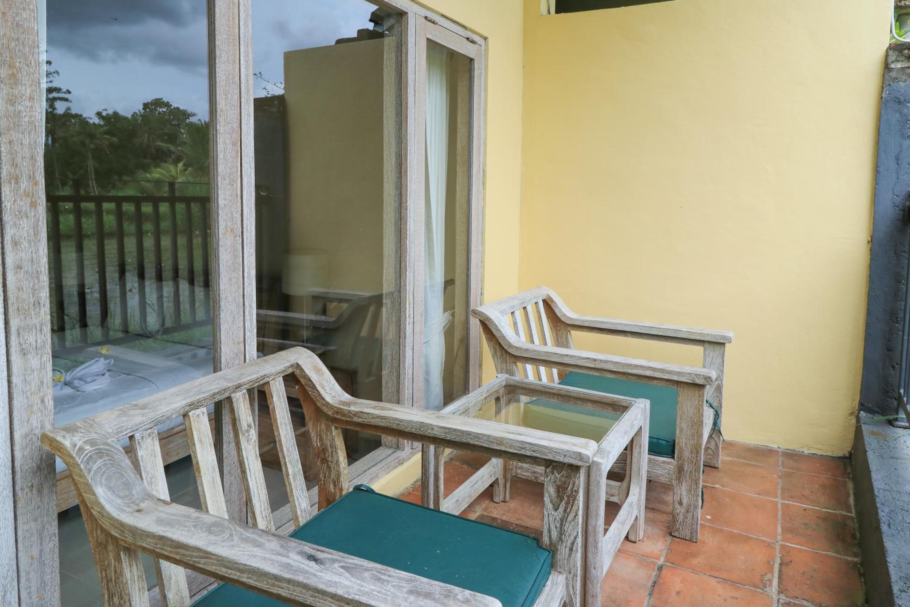 Double Room with Balcony - Photo 10