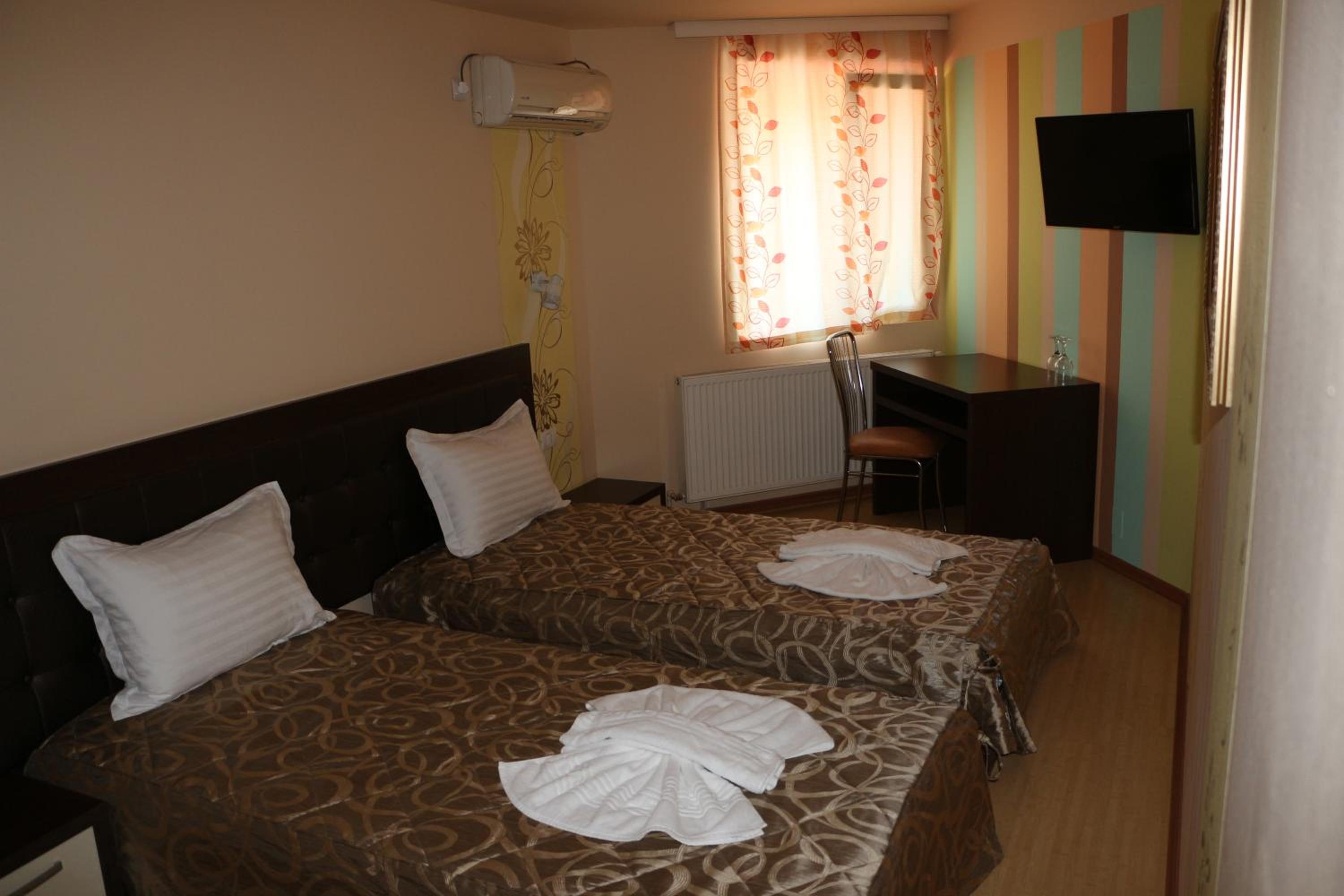 Standard Twin Room photo 2