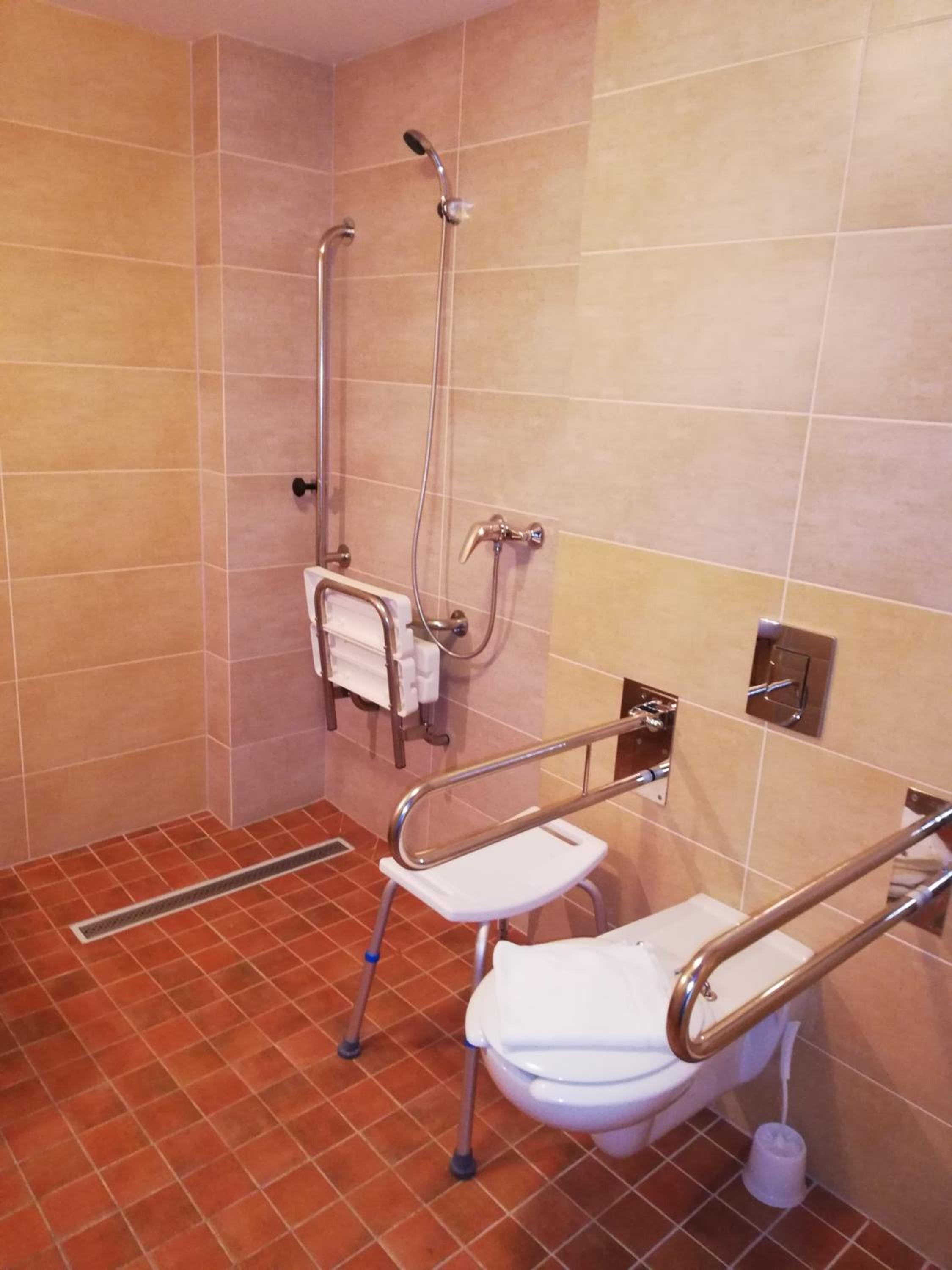 Studio - Disability Access - Photo 3