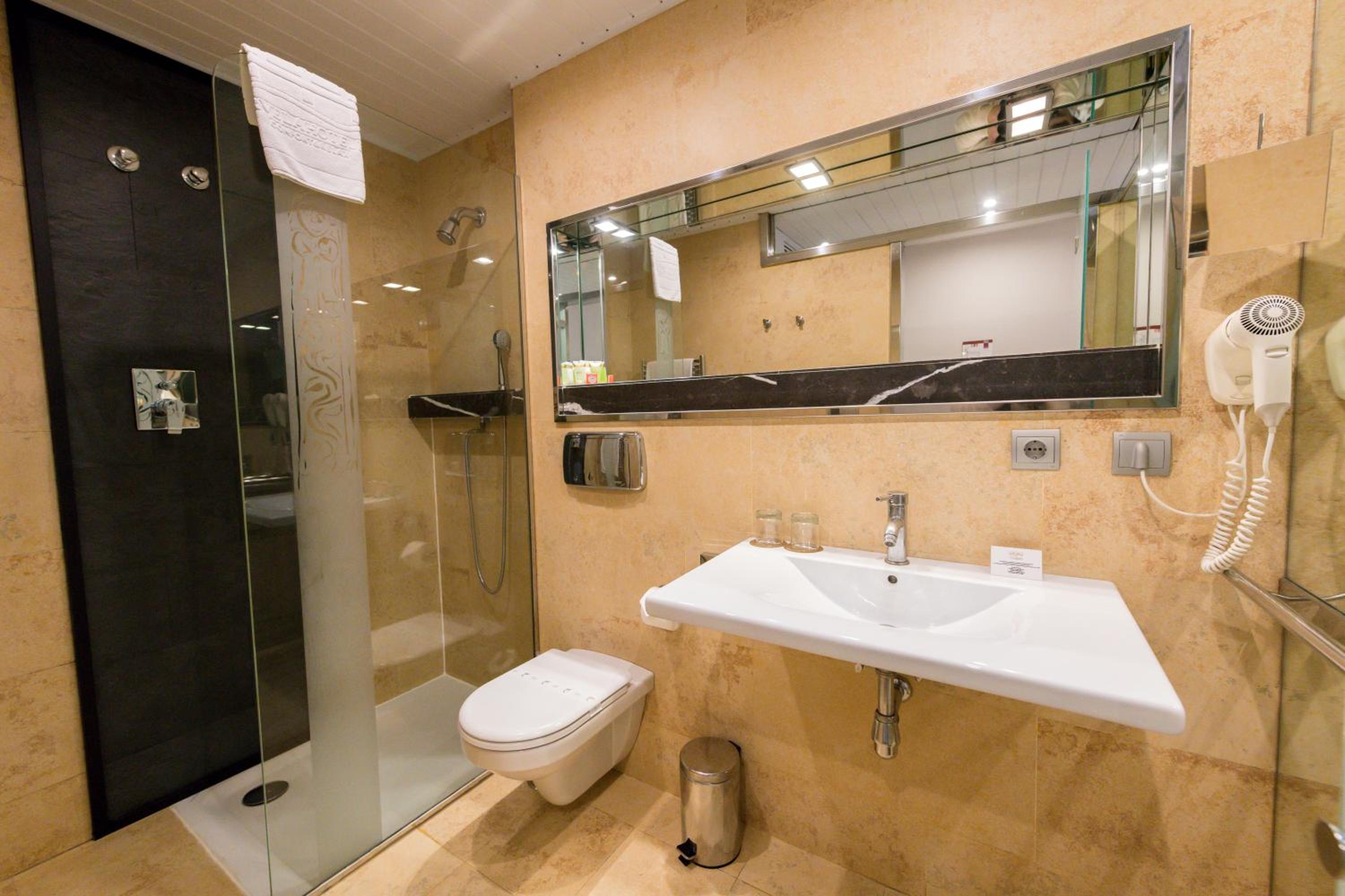 Habitación Doble con Sofá Cama