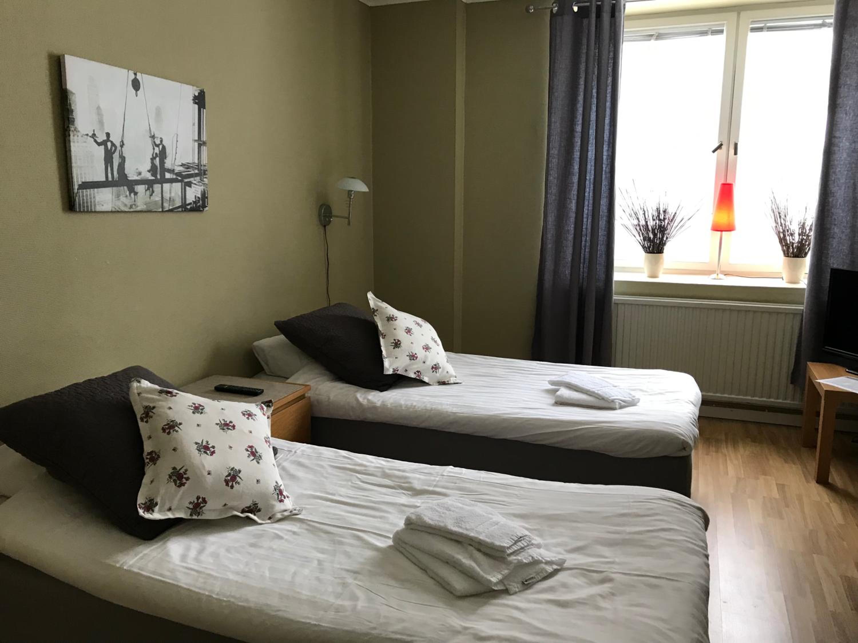 Double Room - Photo 6