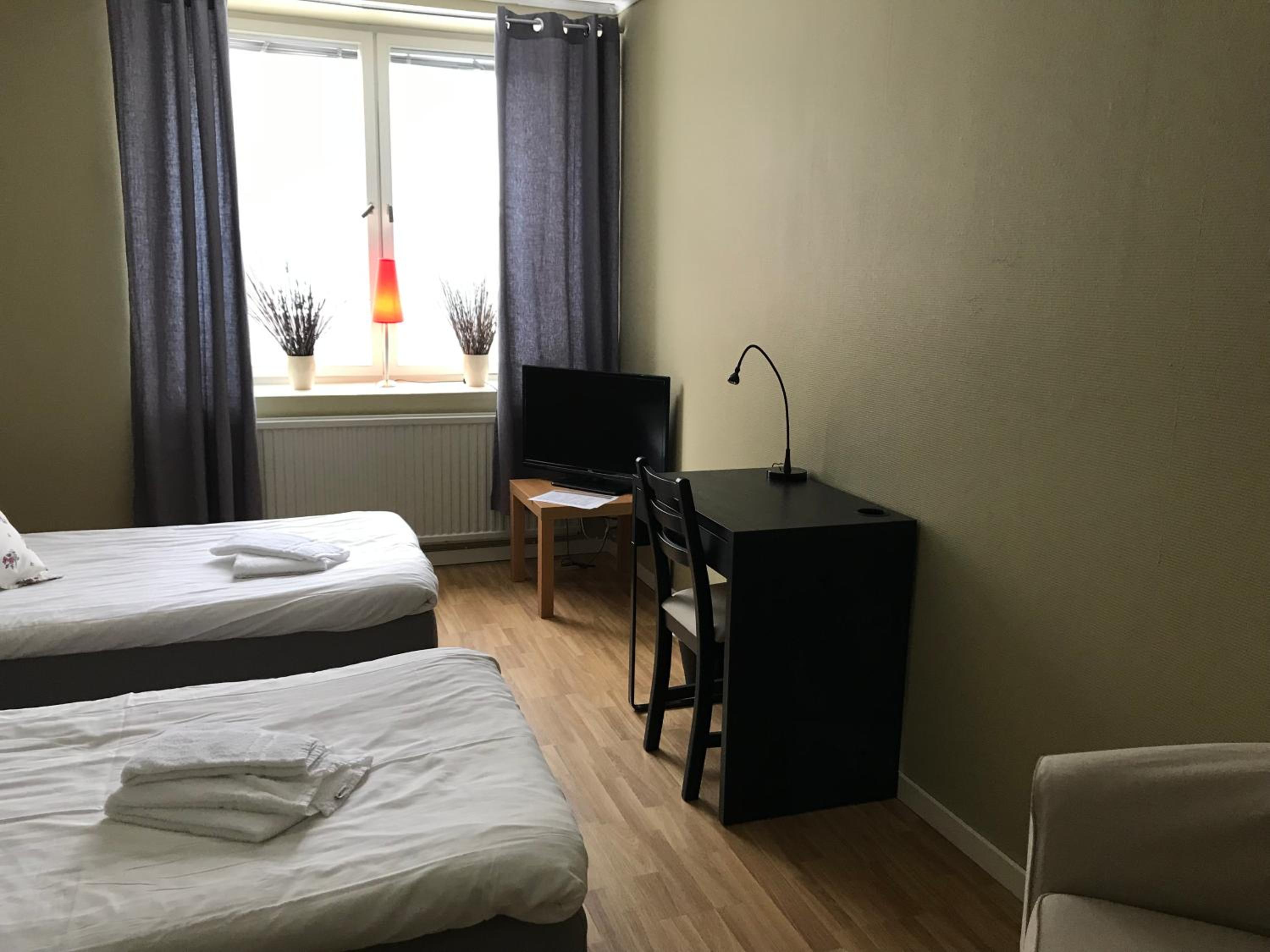 Double Room - Photo 7
