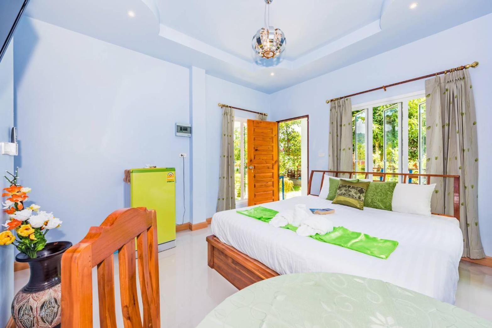 Queen Room with Balcony photo 3